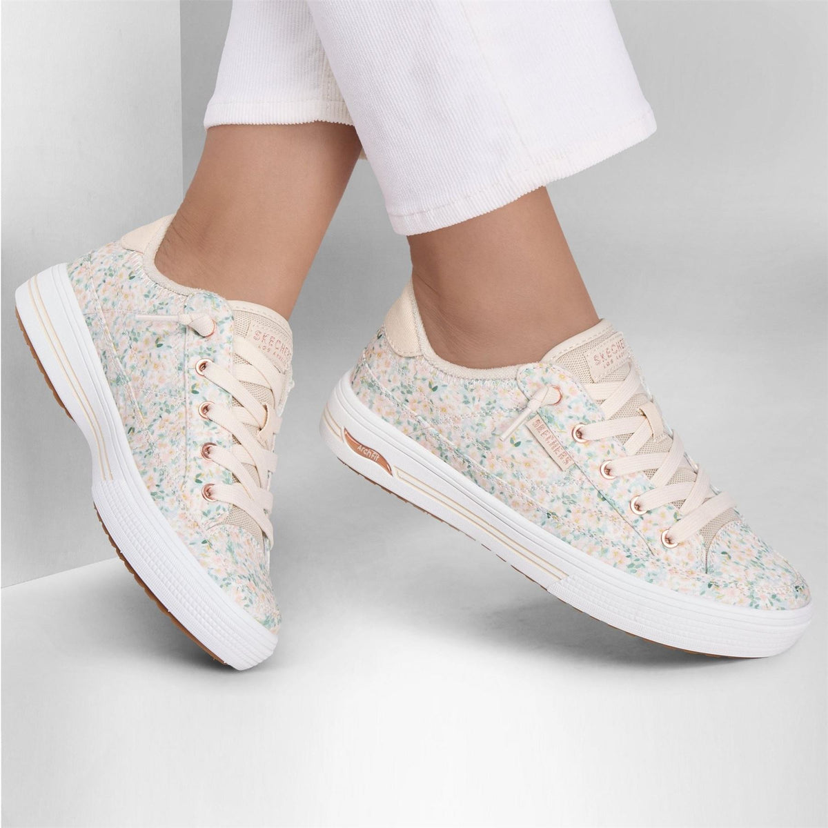 Skechers Womens Arch Fit Arcade   Flowa Powa Low Top Trainers