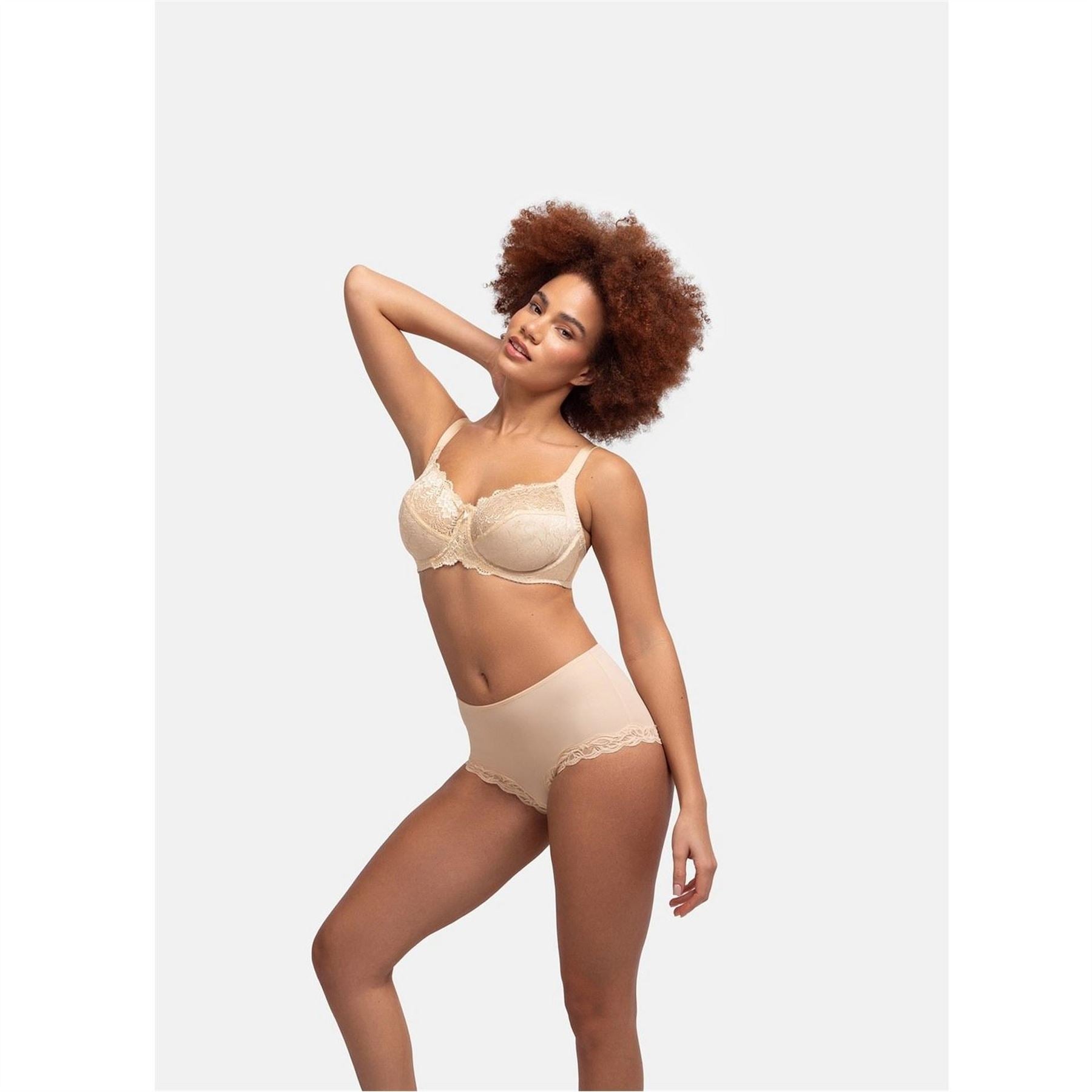 Dorina Bra