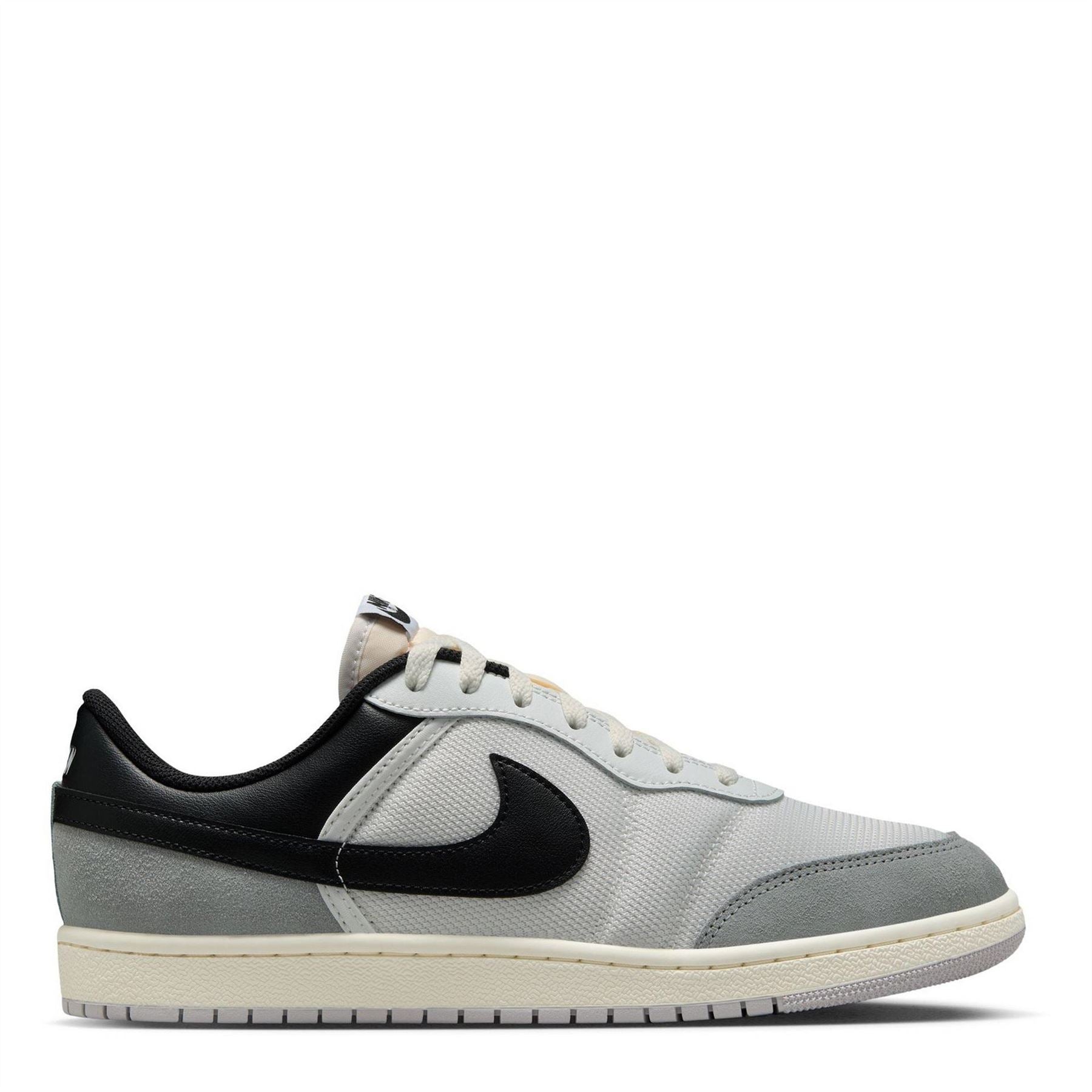 Air Jordan Skyline Sn62 Lace-Up Low Top Sneakers