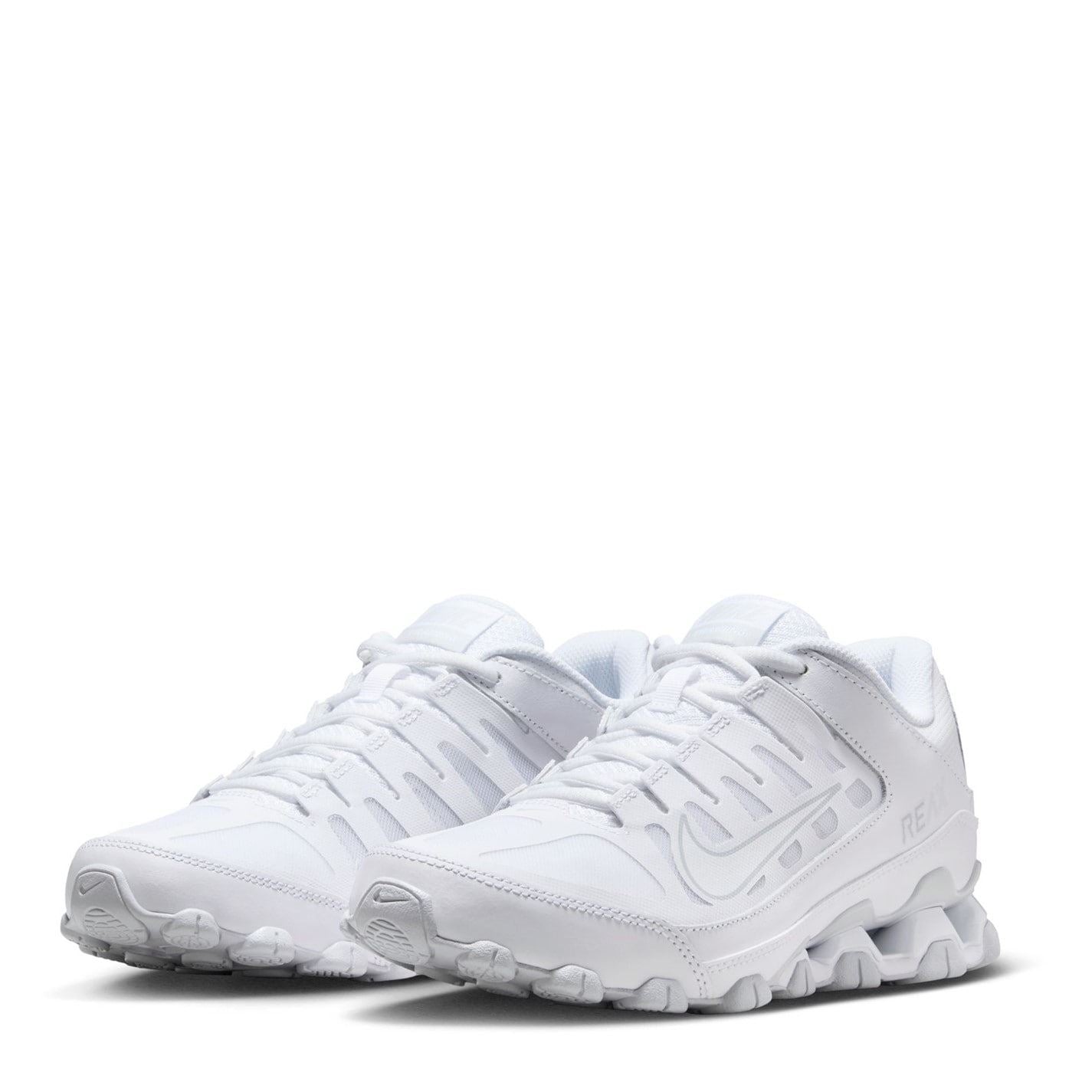 Nike Reax 8 TR Lace Up Low Top Sneakers