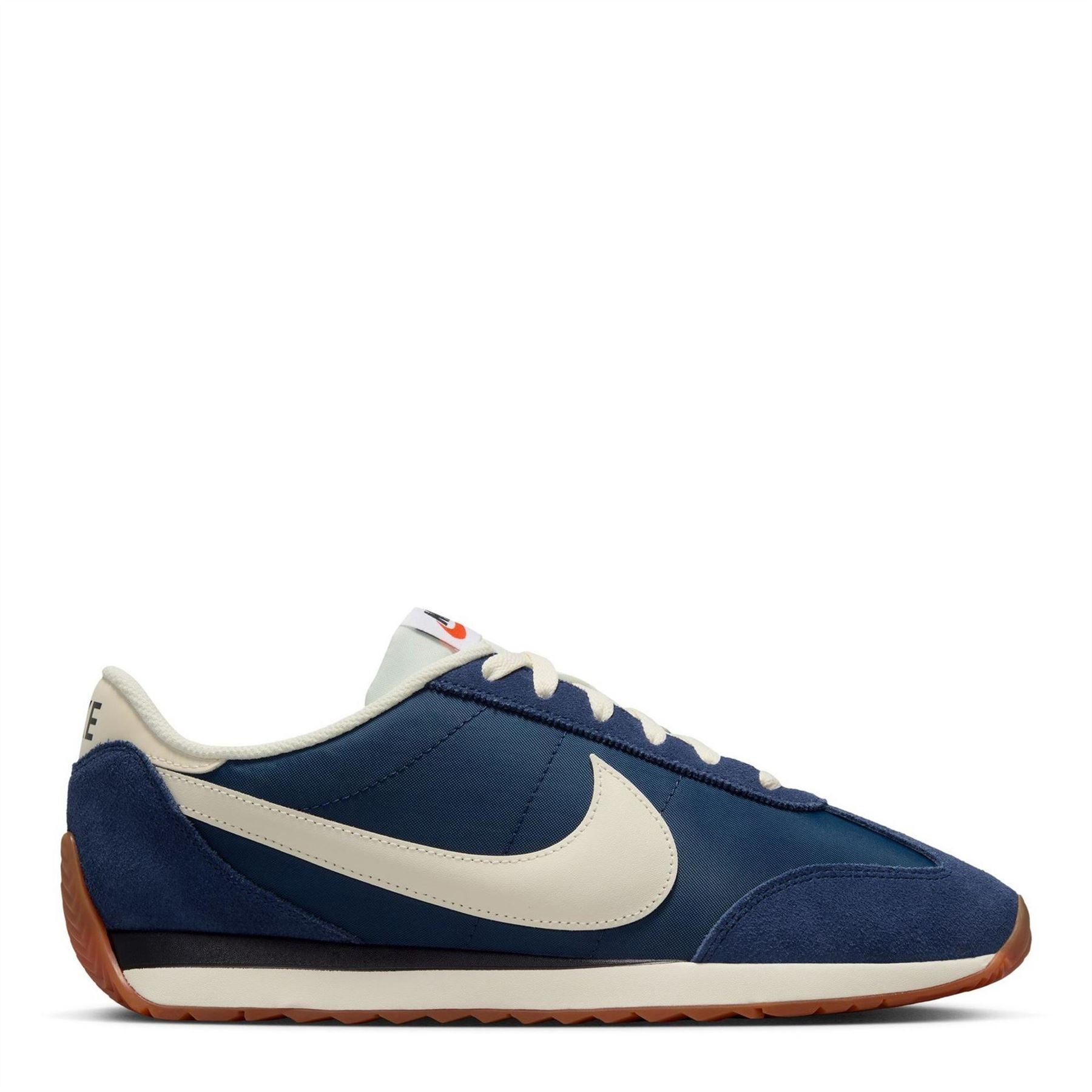 Nike Low Heel Round Toe Low Top Sneakers
