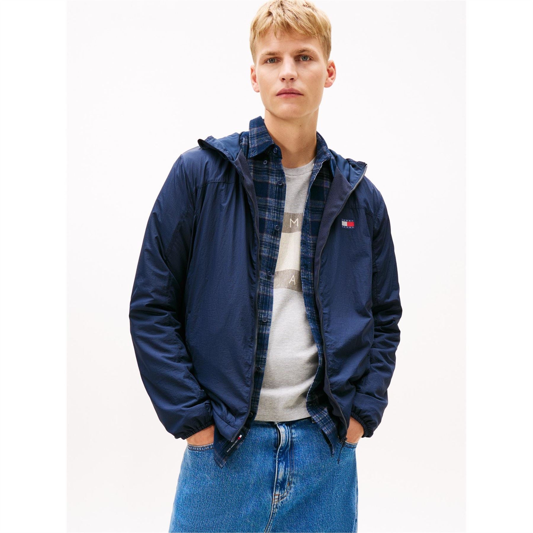 Tommy Jeans Chicago Solid Patterned Hooded Zipped Pocket Windbreaker