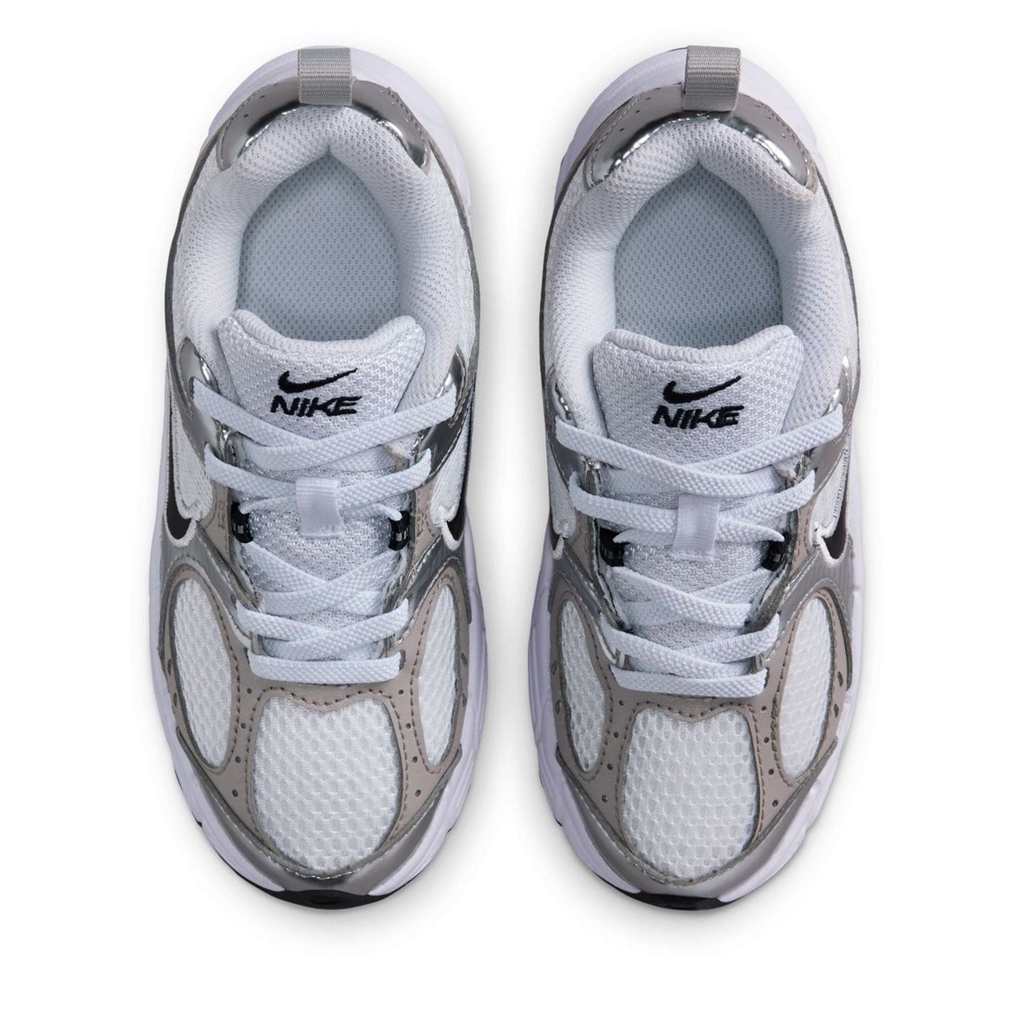 Nike V5 Rnr Lace Up Low Top Sneakers