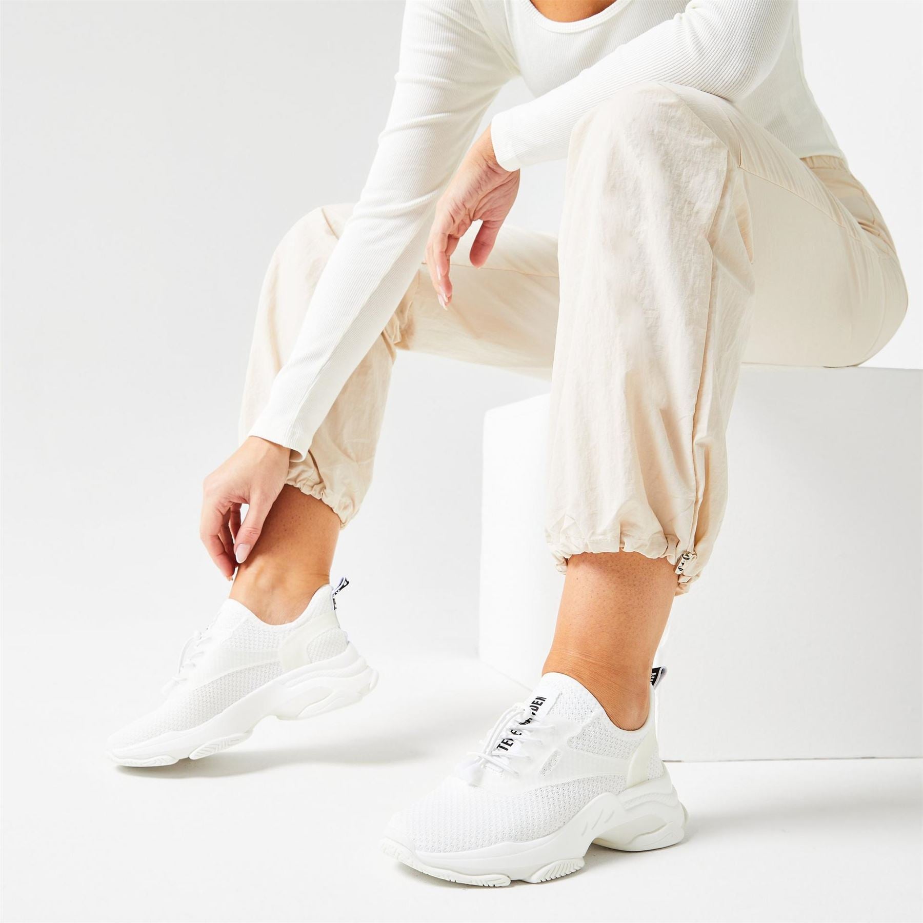 Steve Madden Match E Low Top Heritage Runner