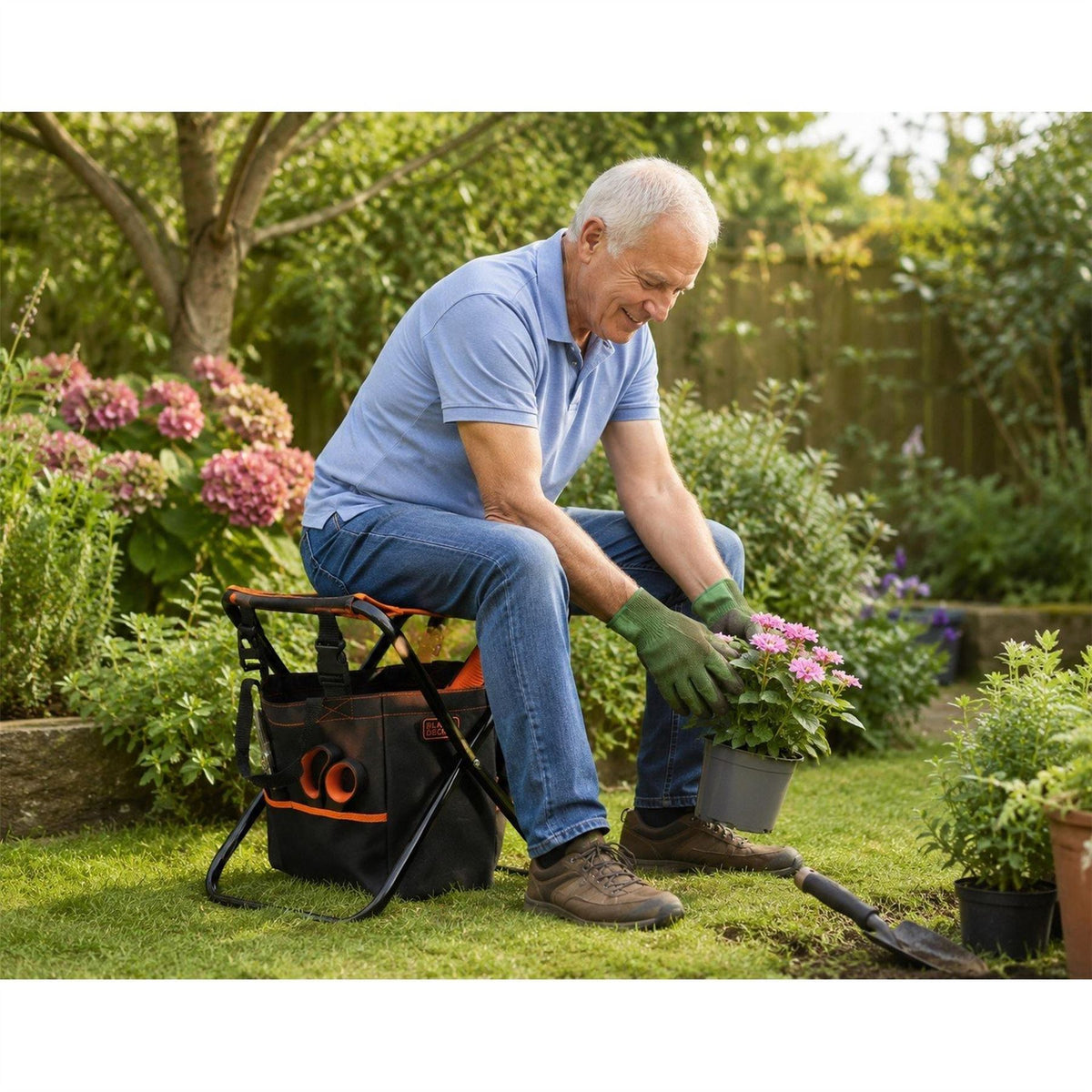 Black and Decker Garden Stool With Tool Bag