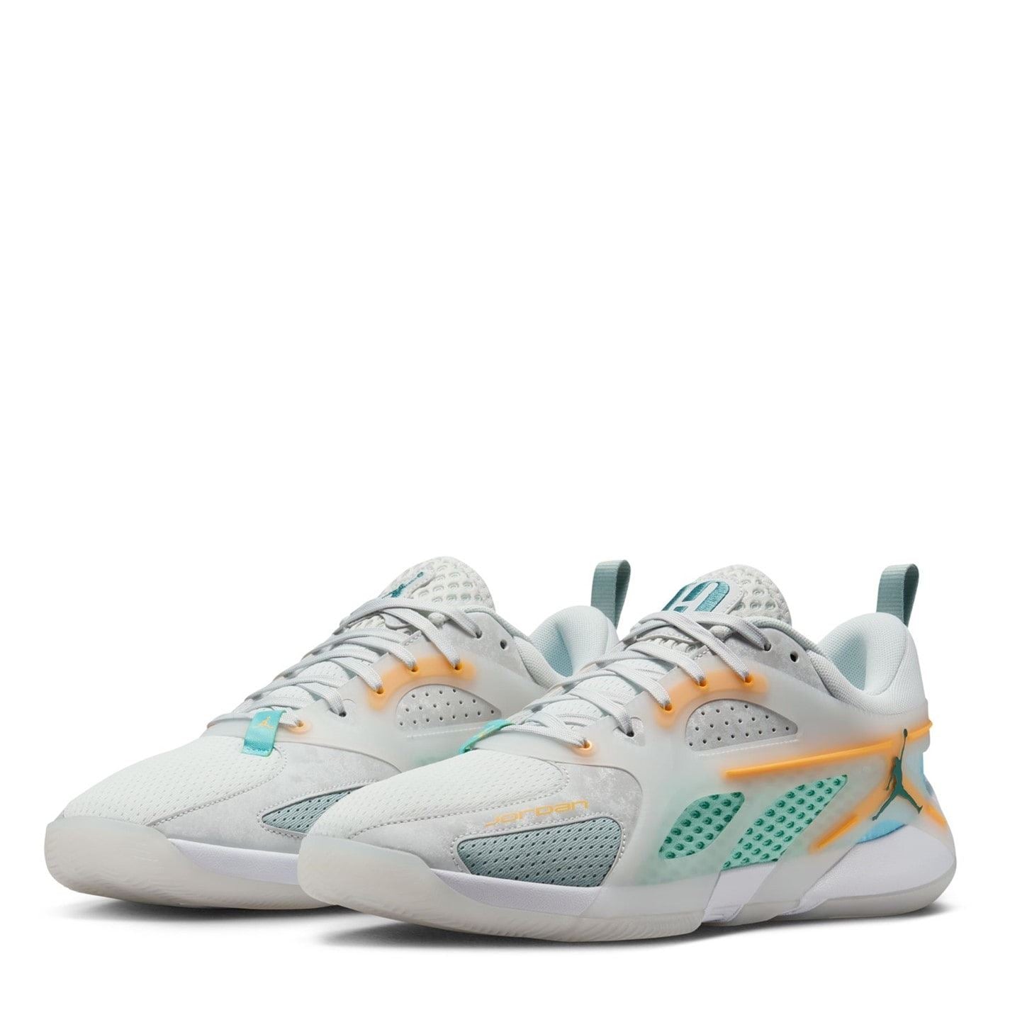 Nike Heir Basketball Round Toe Flat Heel Trainers