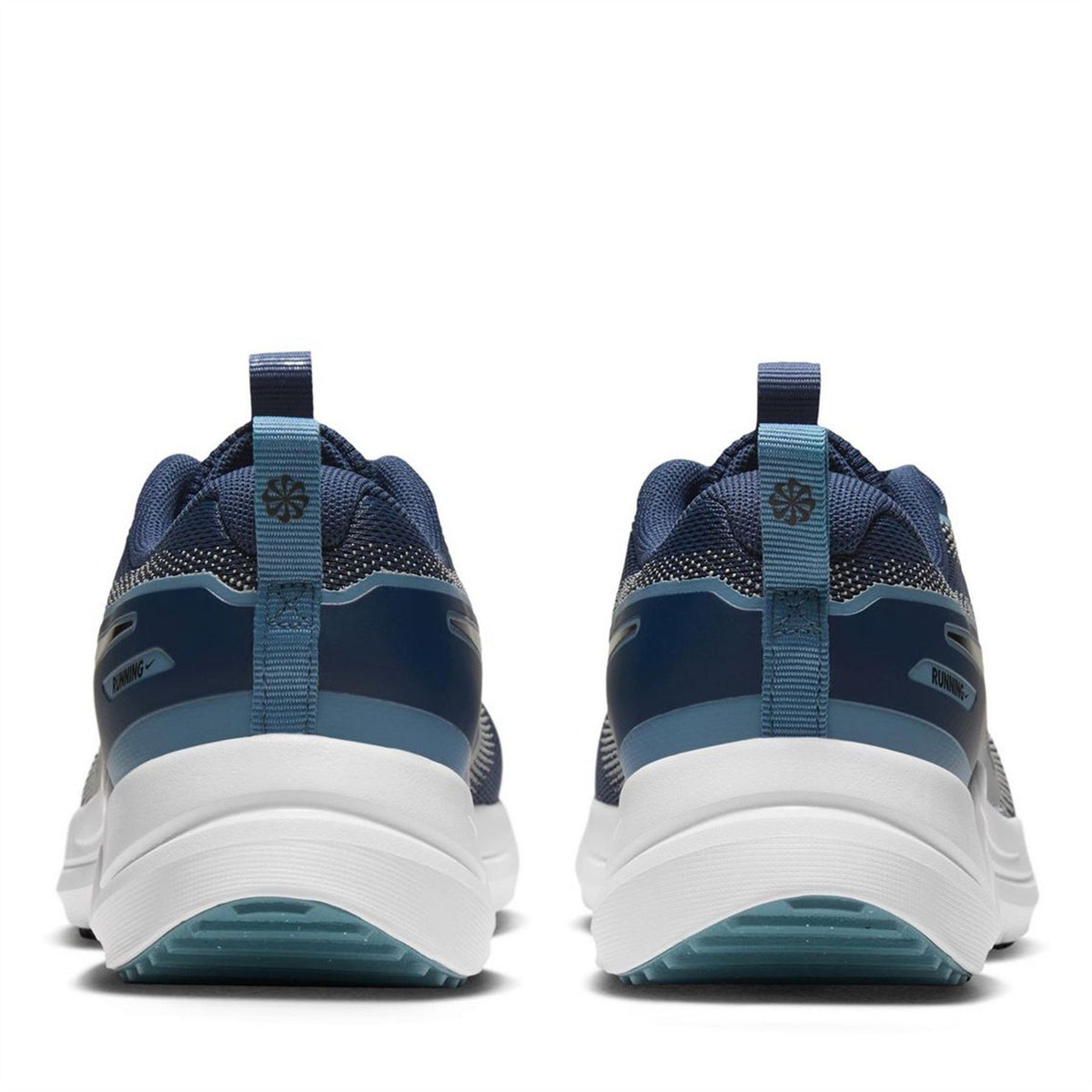 Nike Cosmic Runner Low Top Sneakers