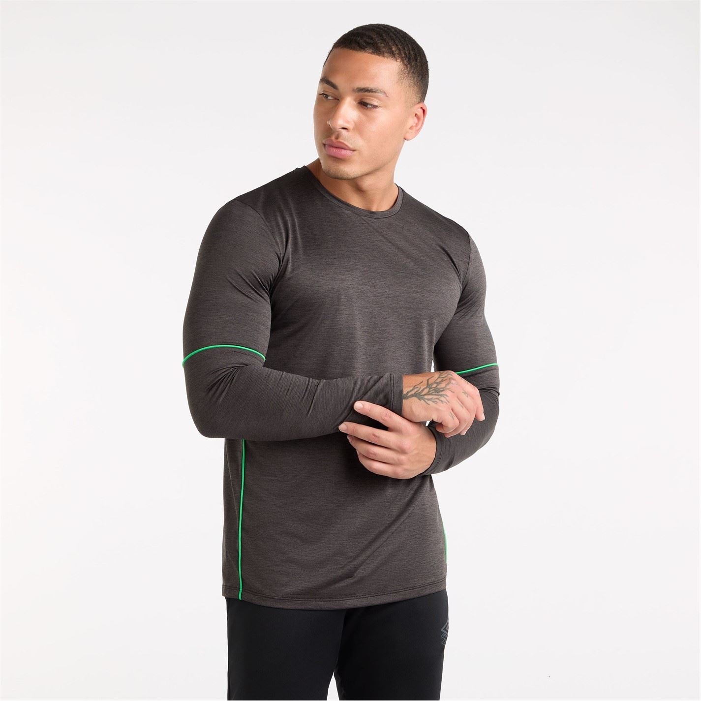 Umbro Crew Neck Regular Fit Long Sleeve T-Shirt