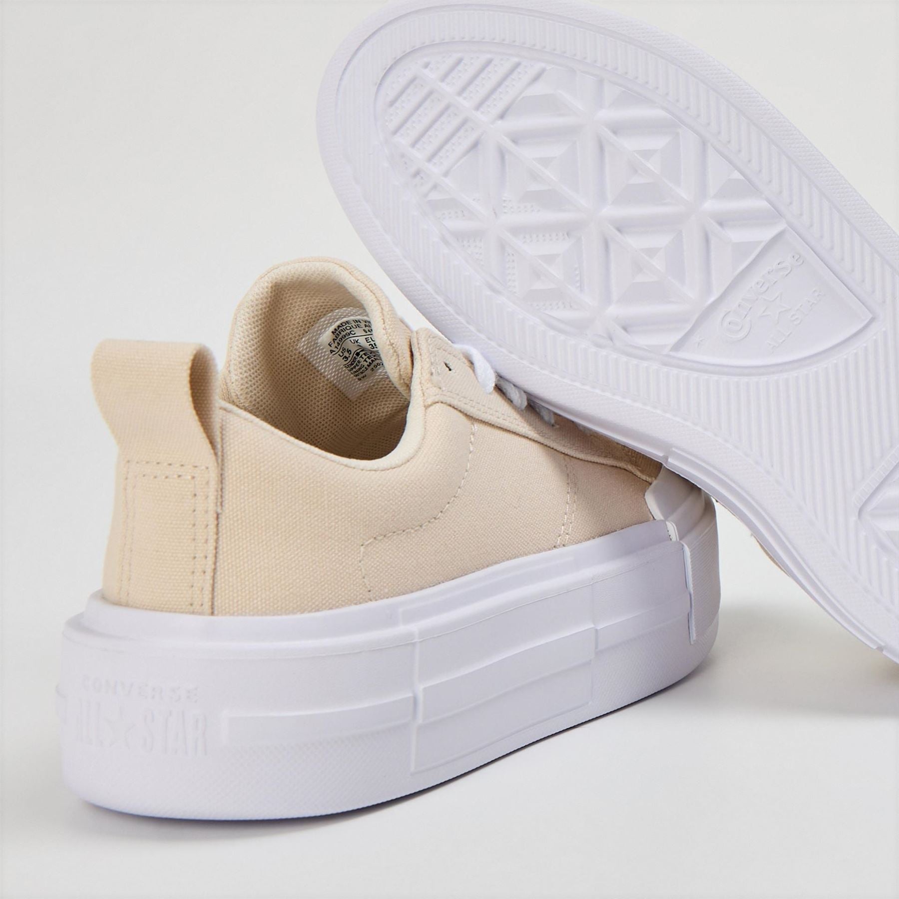 Converse Cruise Low Canvasas Trainers