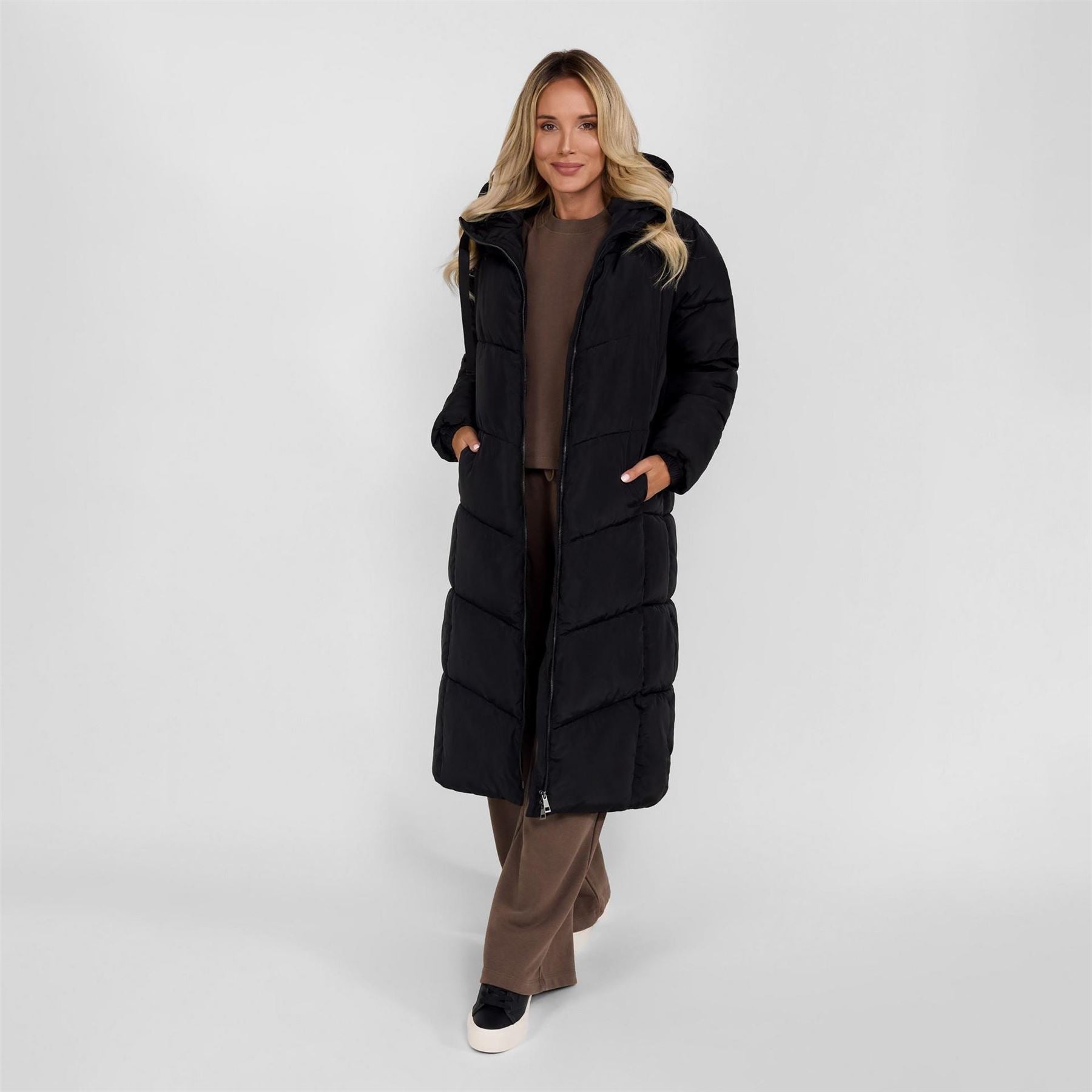 Minoti Women Long Quilted Winter Jacket With Contrast Zip And Drawstring Hood Black