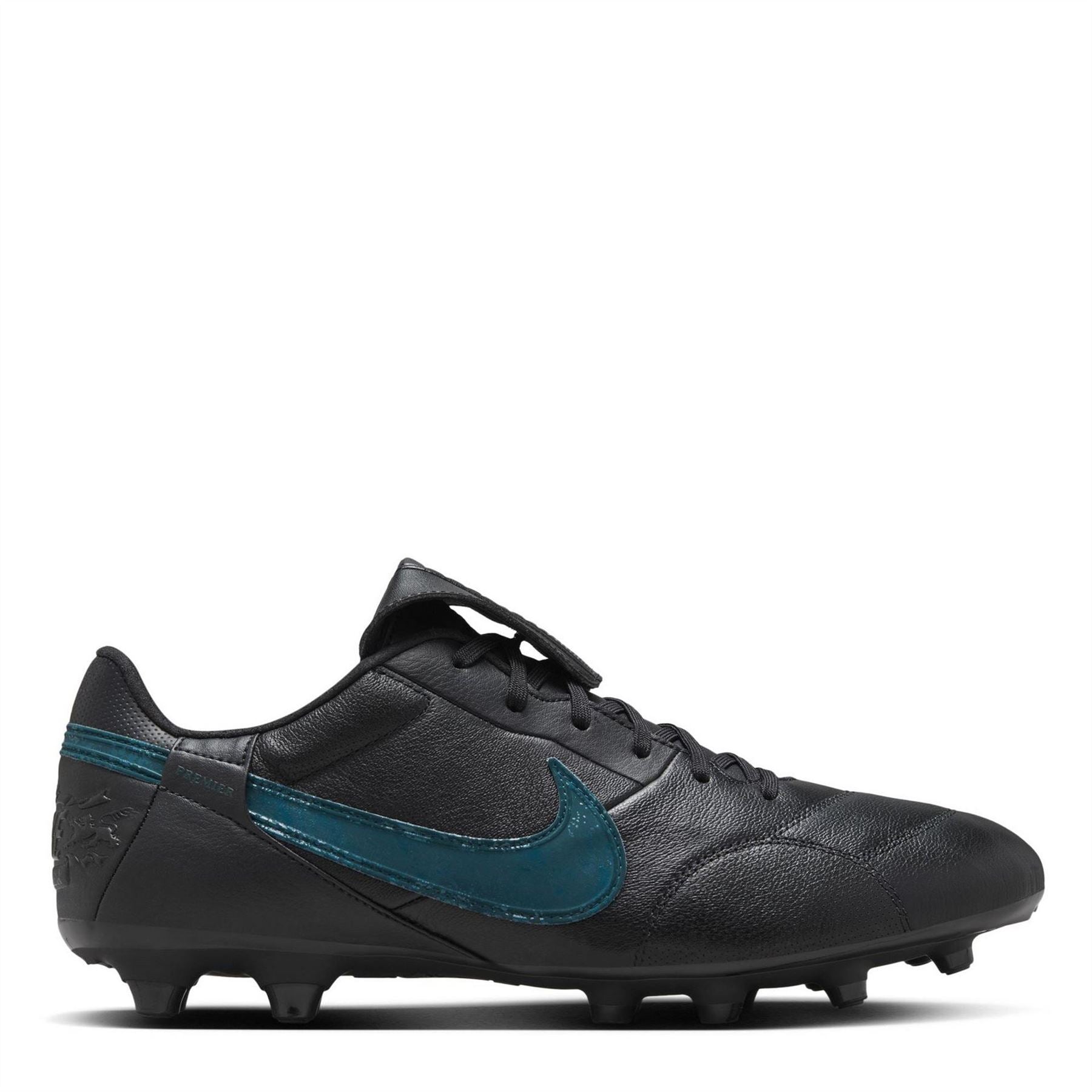 Nike 3 Academy Firm Ground Football Boots
