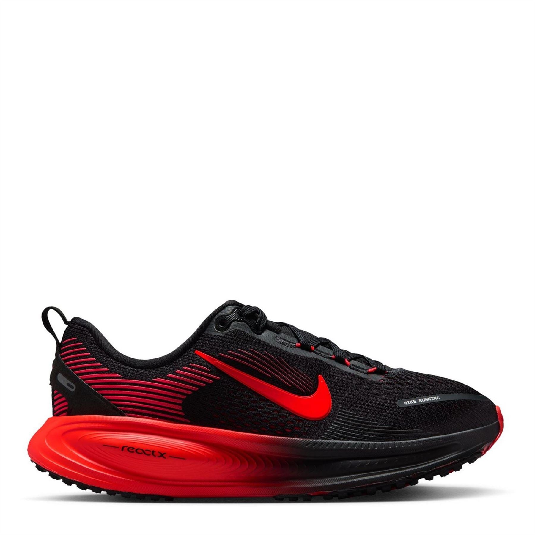 Nike Vomero 18 Low Top Lace-Up Sneakers