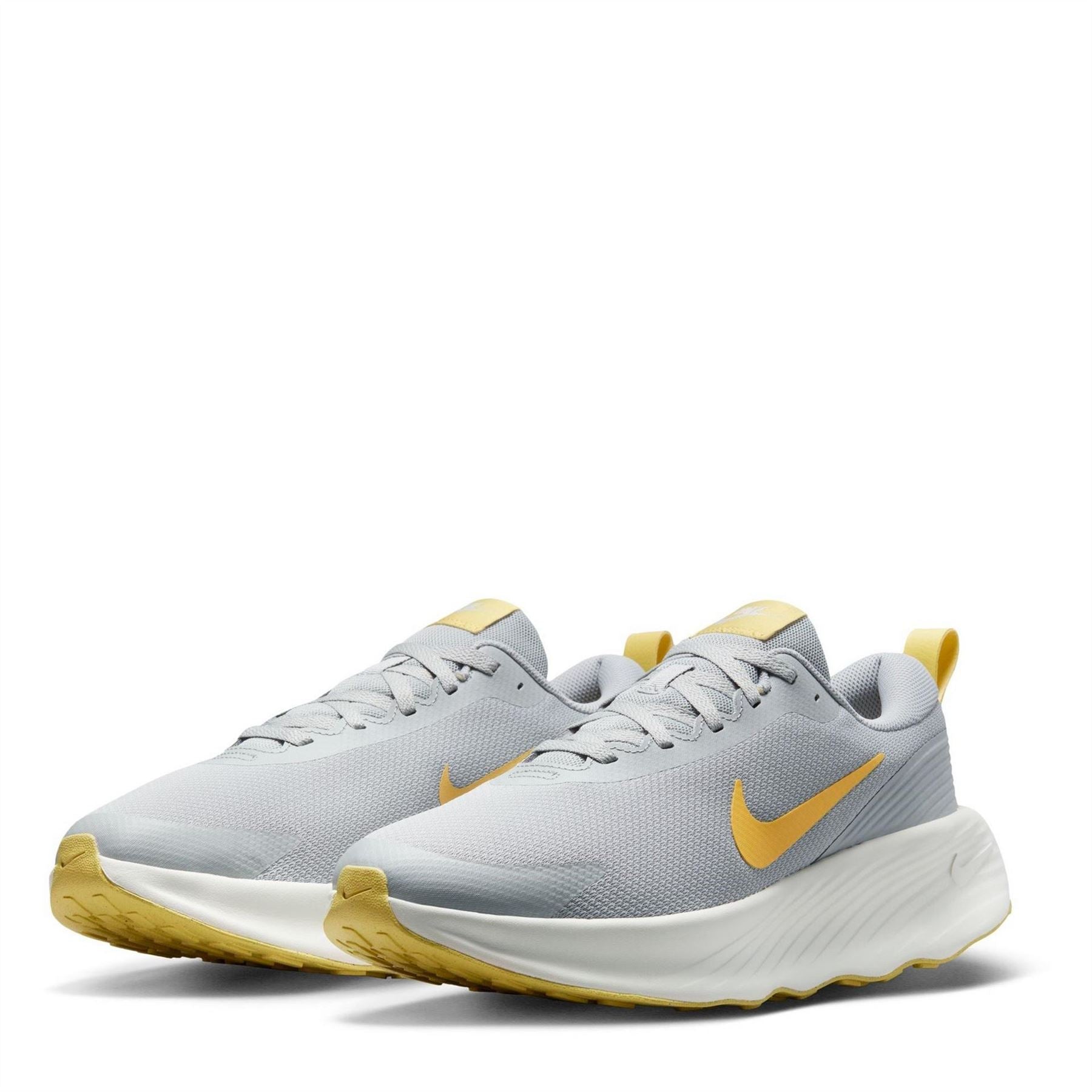 Nike Legend Essential 4 Low Top Trainers