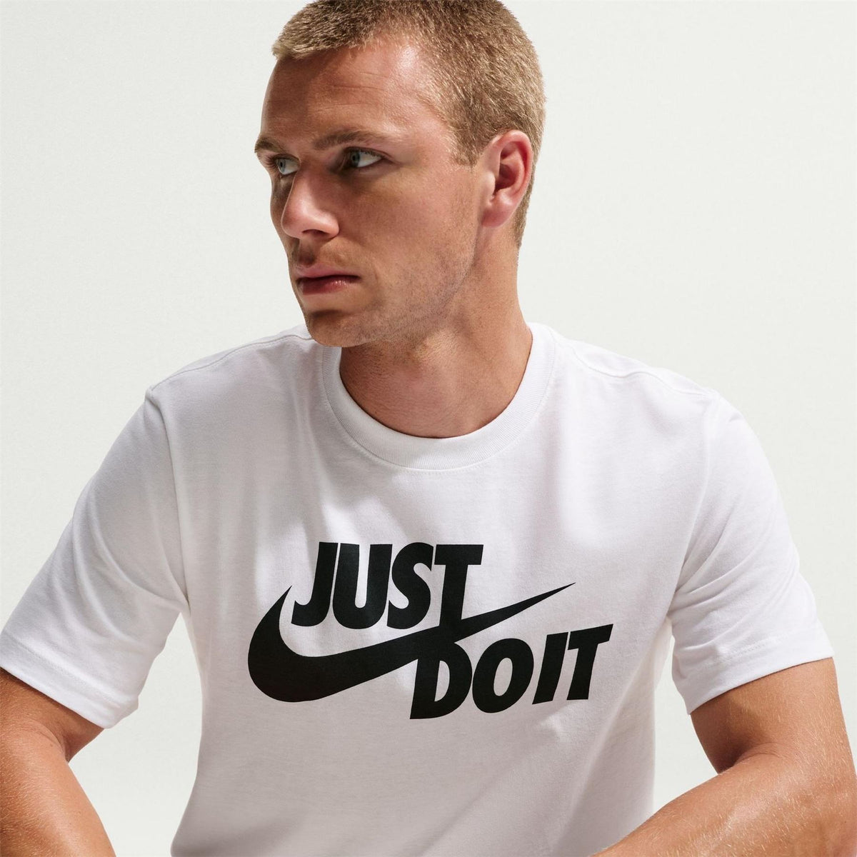 Nike Mens Sportswear Club T-Shirt
