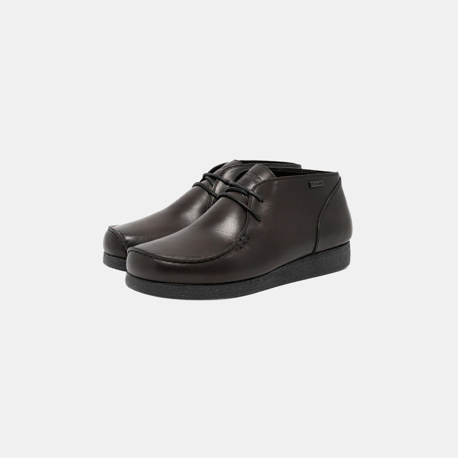 Nicholas Deakins Quest Low Top Trainers