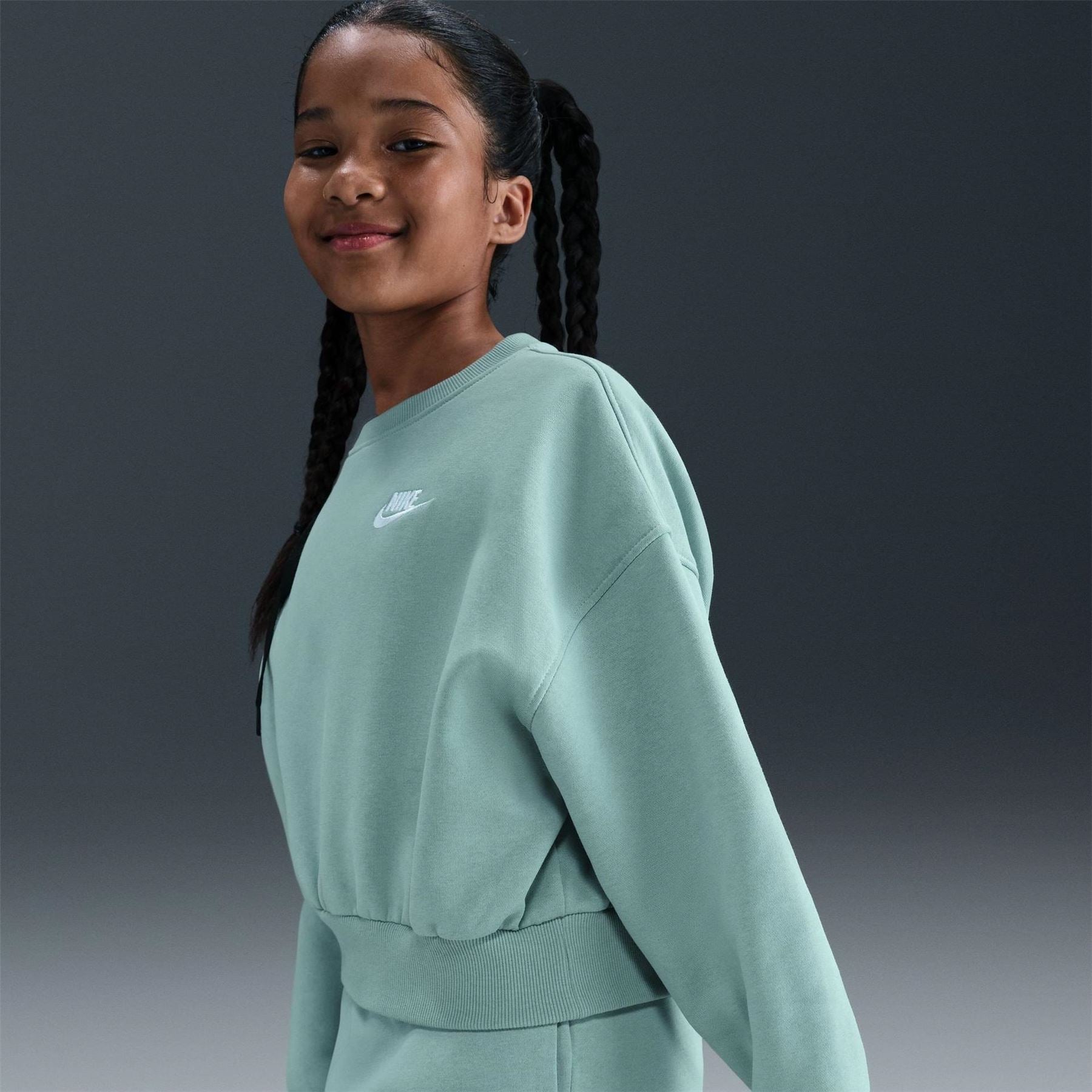Nike Club Fleece Big Kids (girls) Boxy Crewneck Sweatshirt