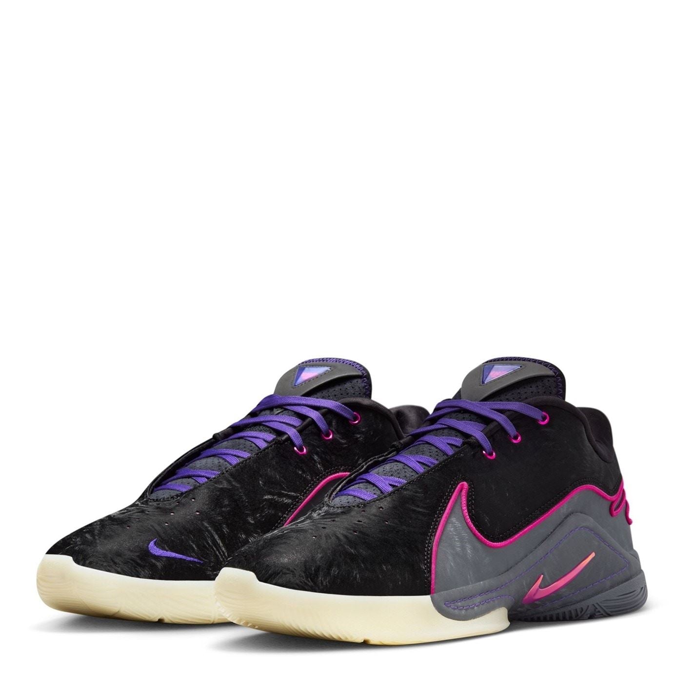 Nike Lebron XXII SN52 Graphic Print Low Top Sneakers