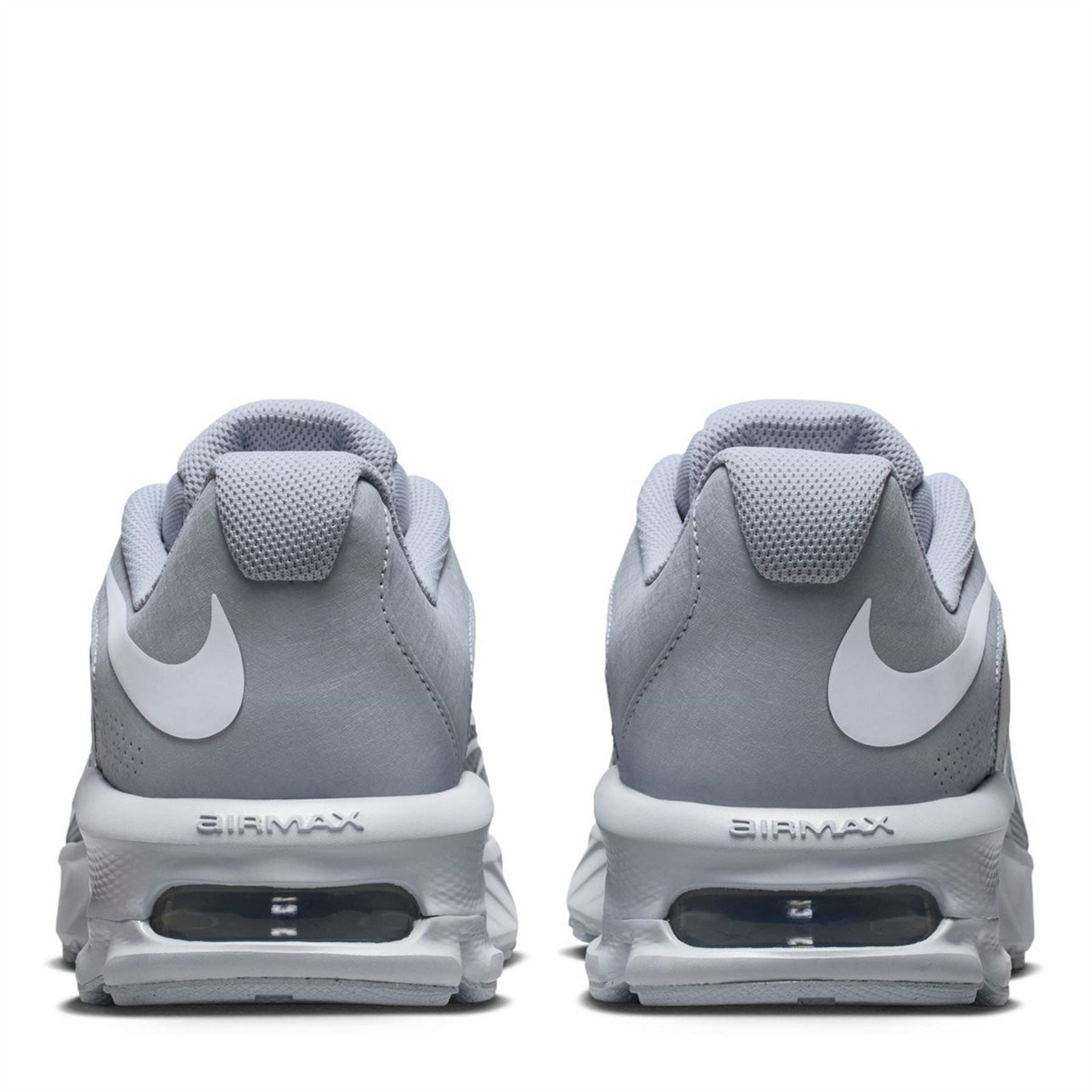 Nike Air Max Low Top Lace-Up Sneakers