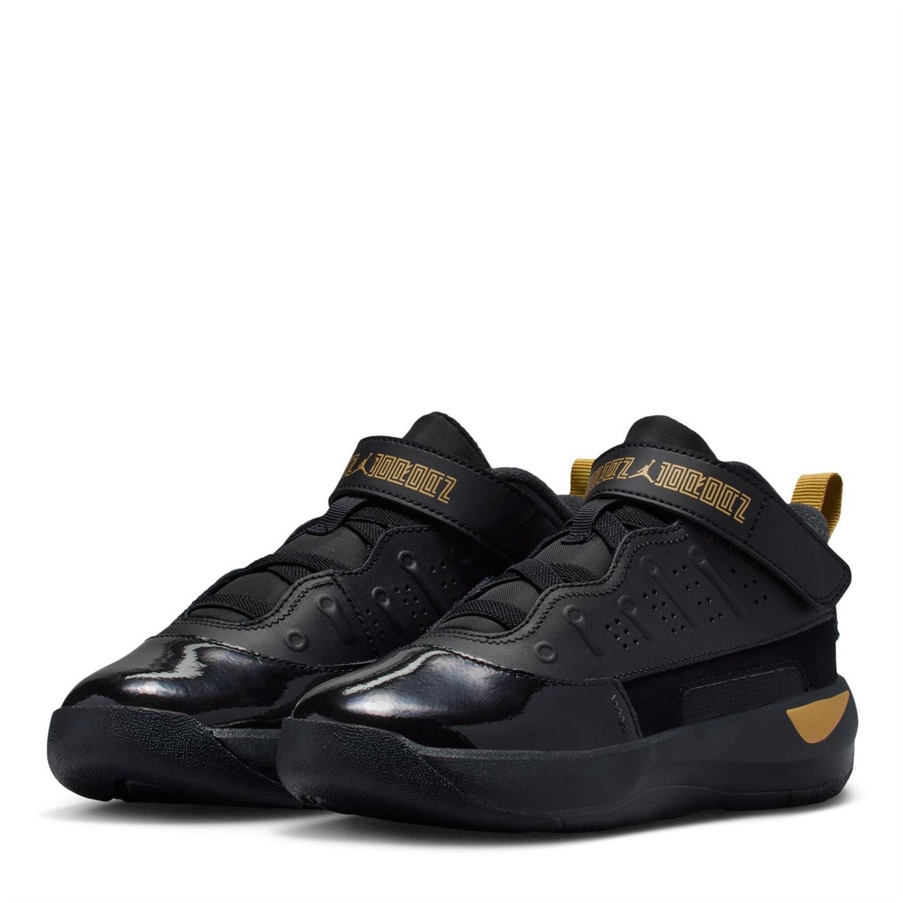 Air Jordan Max Aura Basketball Trainers