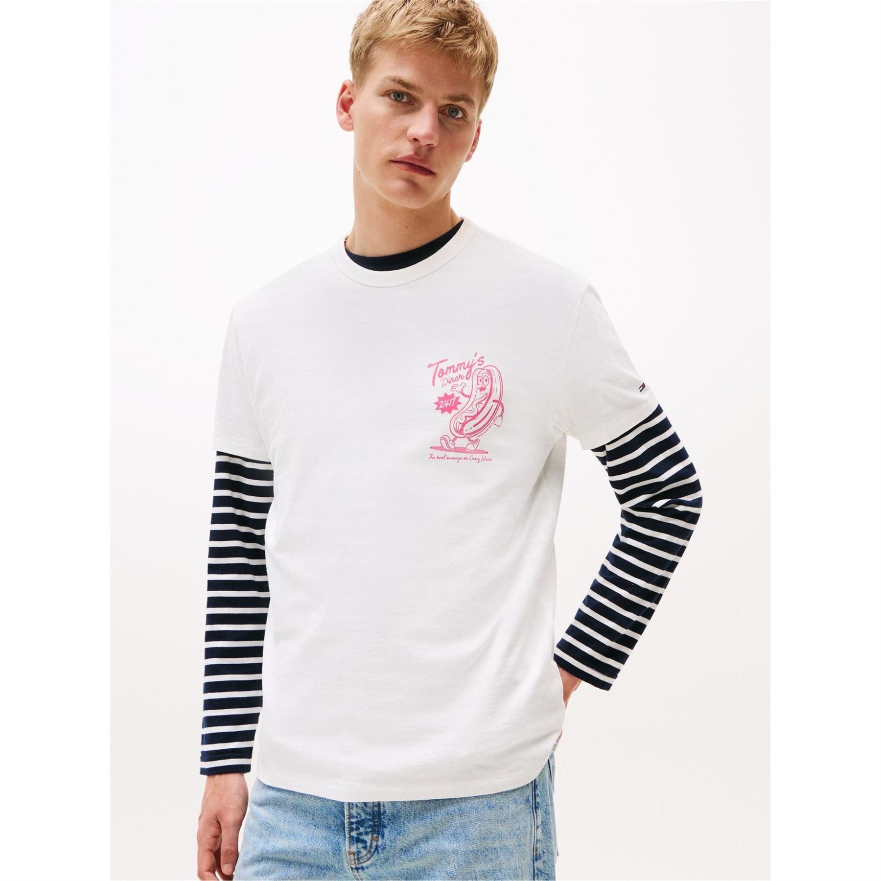 Tommy Jeans Regular Fit Graphic Crew Neck T-Shirt