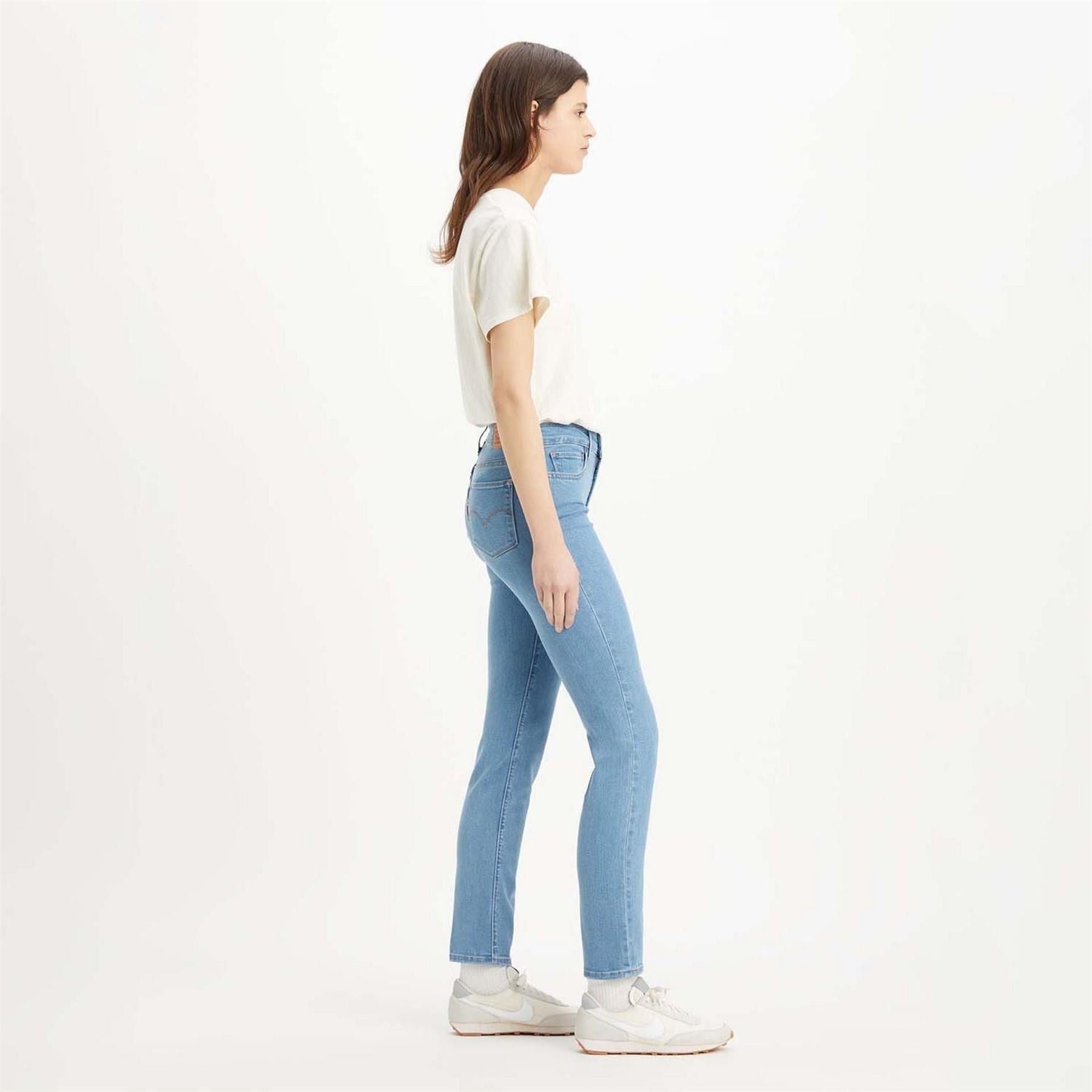 Levis Slim Snatched Jeans