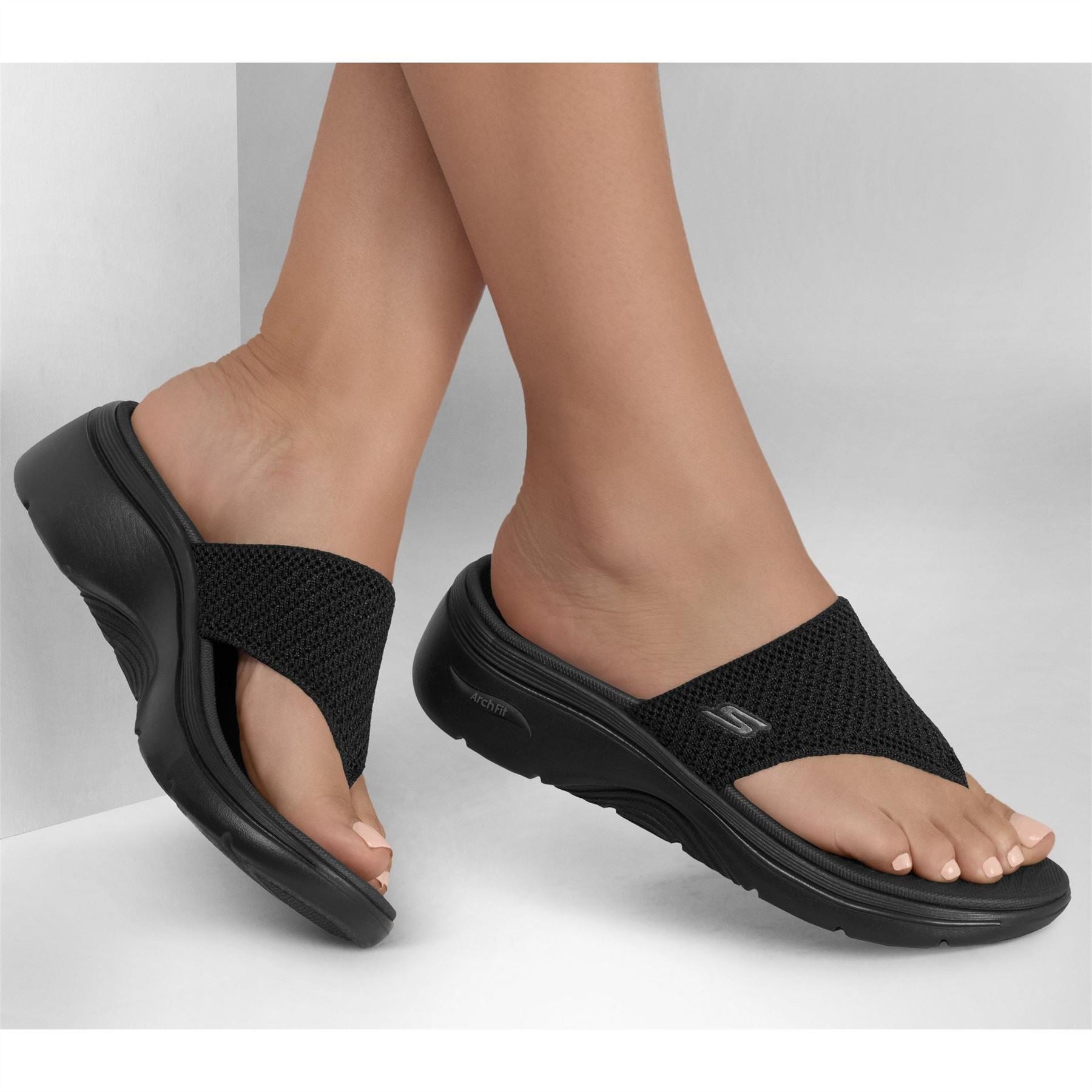 Skechers Womens Walk Arch Fit 2.0 Sandal Flat Sandals