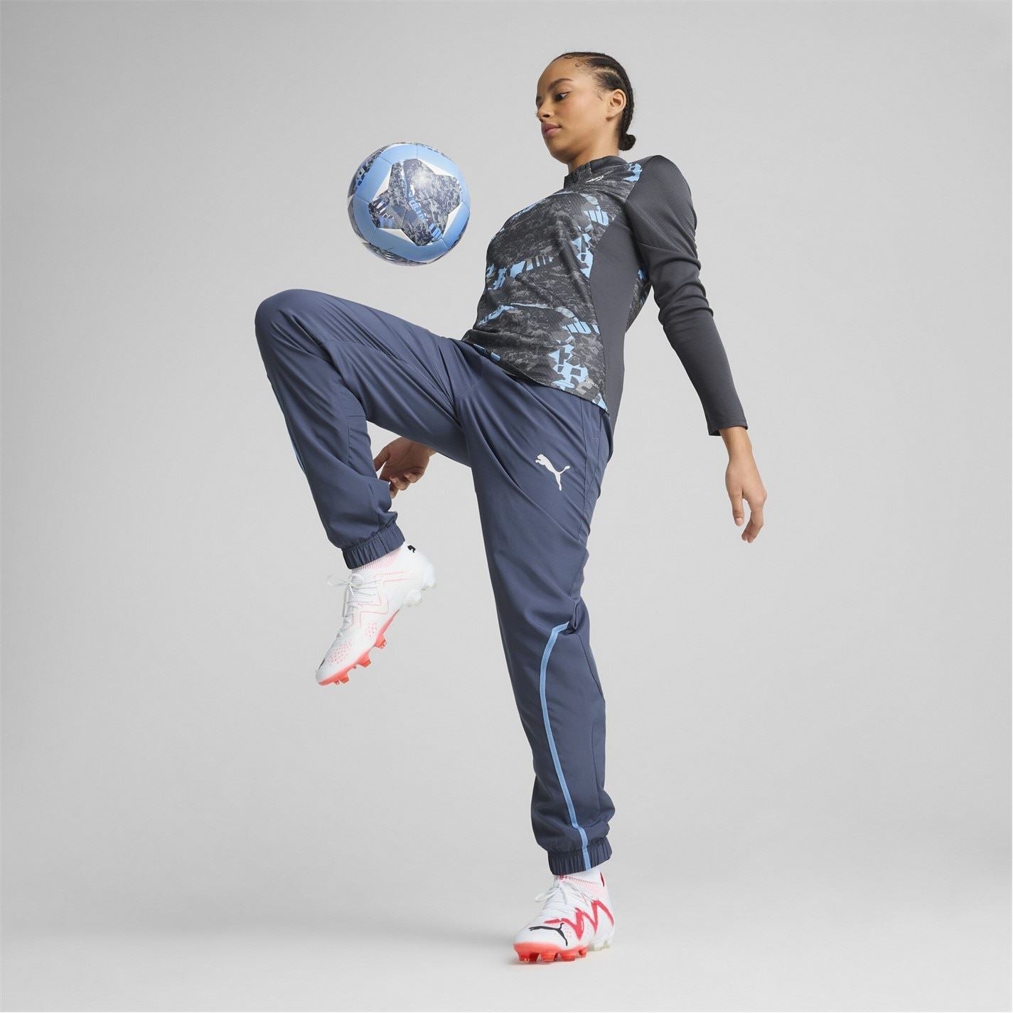 Puma Womens Manchester City Pre Match Quarter Zip Top 2024 2025