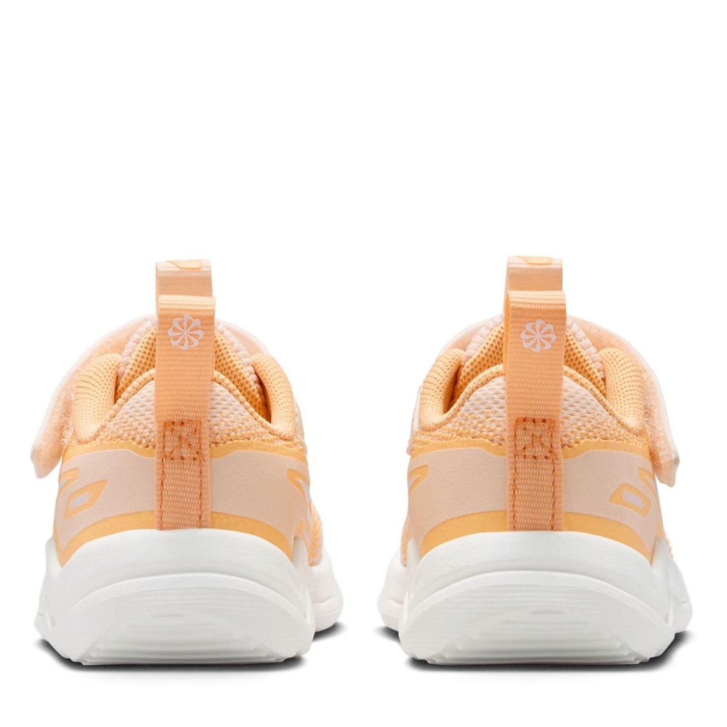 Nike Cosmic Runner Low Top Sneakers with Adjustable Drawstring