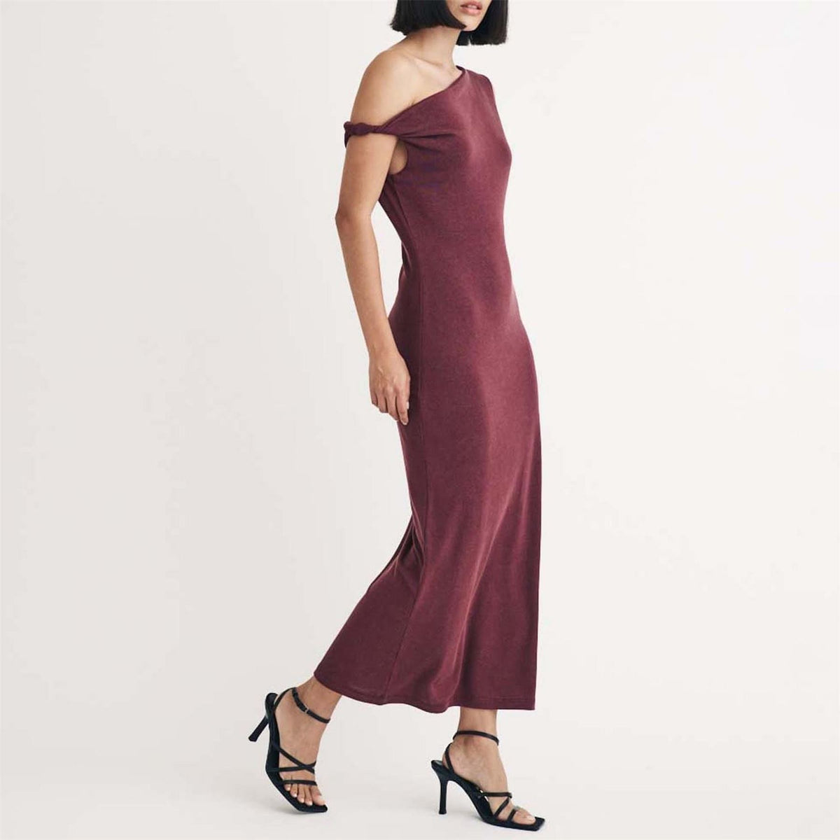 Nobodys Child Twist One Shoulder Sleeveless Midi Dress
