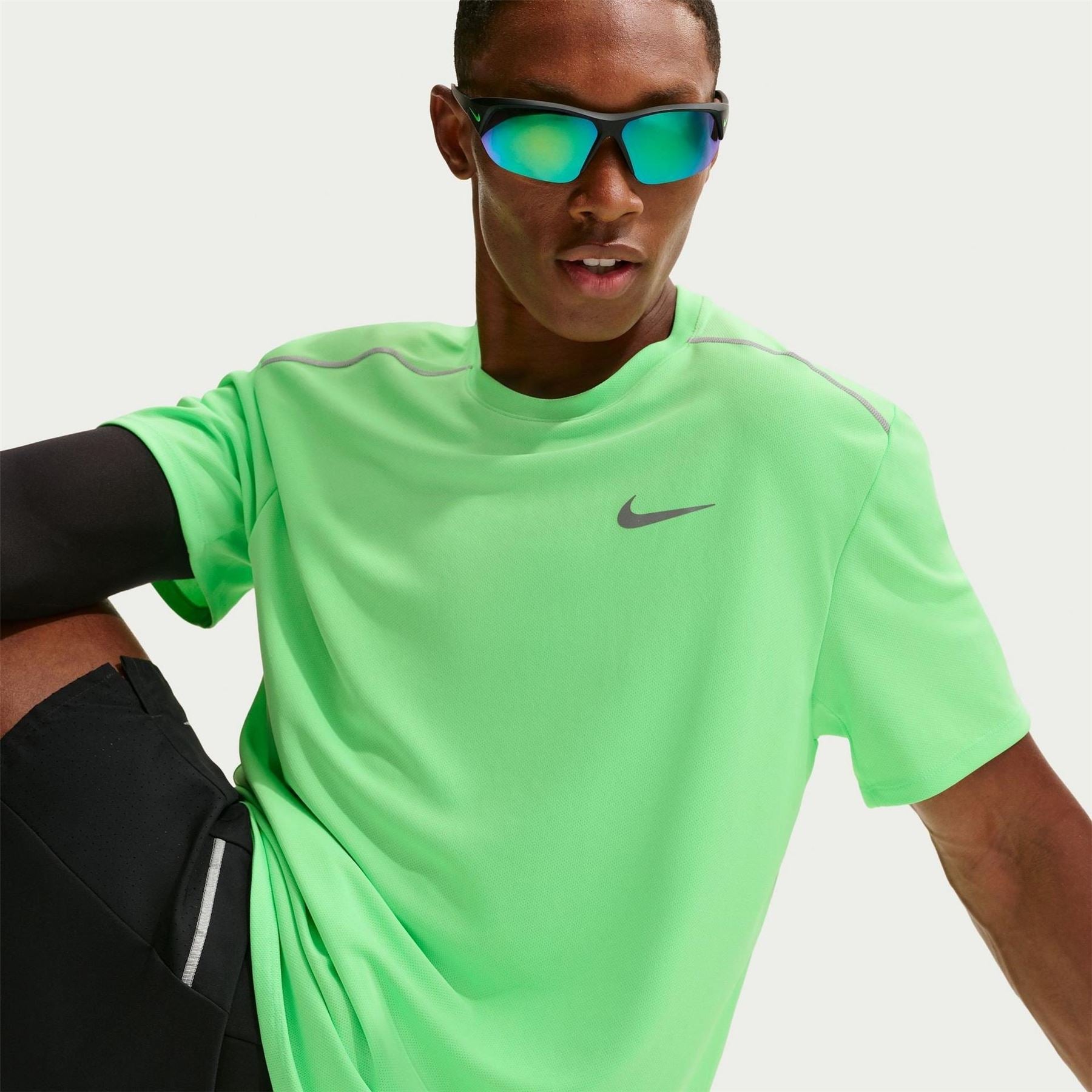 Nike Mens Drifit Miler Running Top