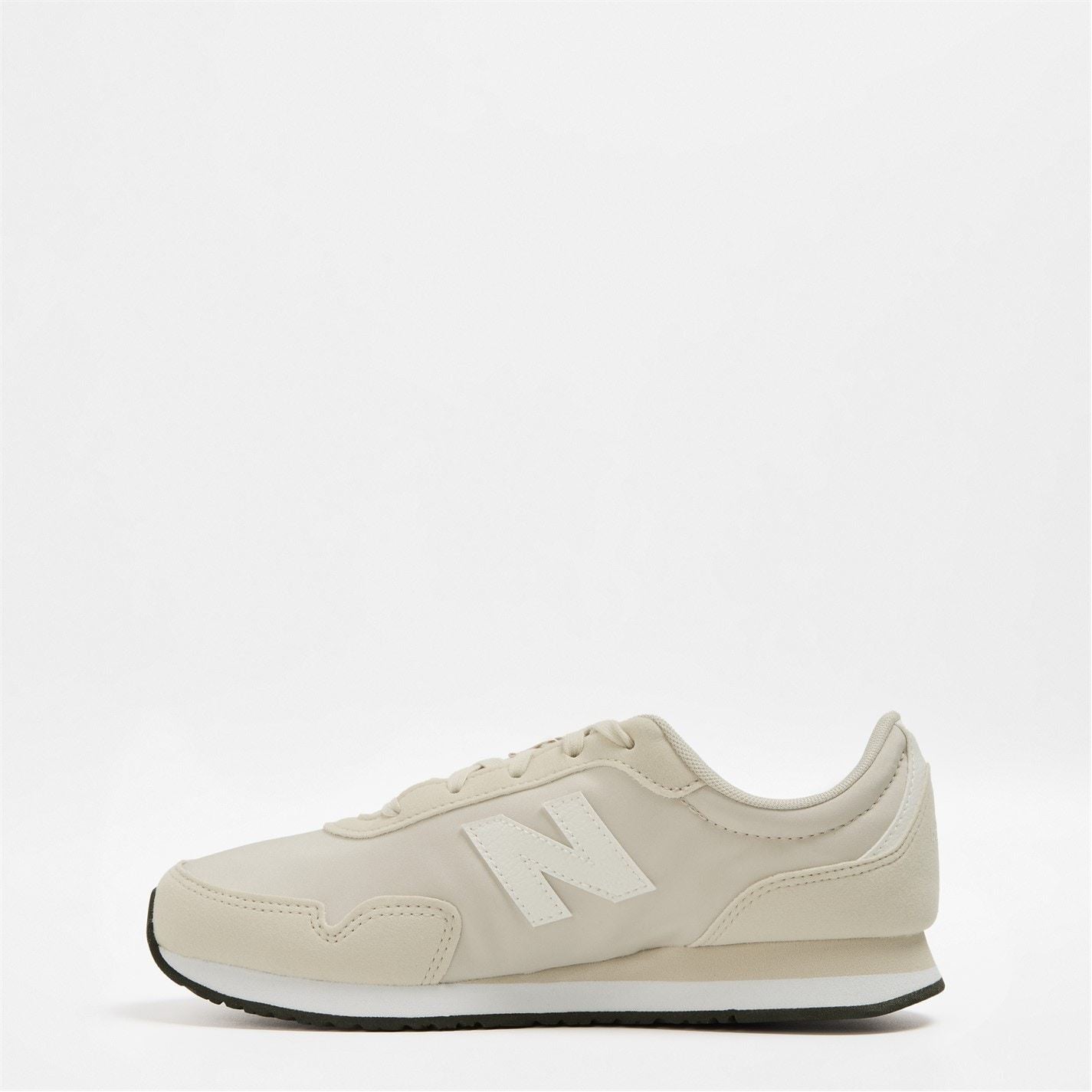 New Balance Round Toe Flat Heel Low Top Sneakers