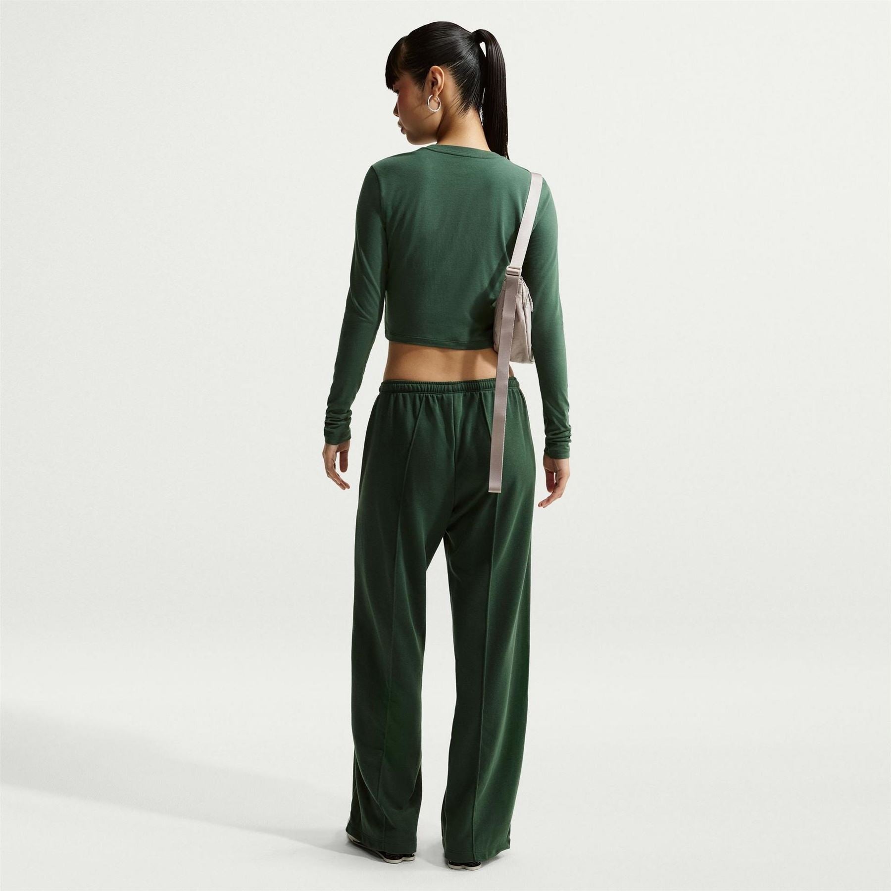 Nike Chill Knit Long Sleeve Cropped T-Shirt