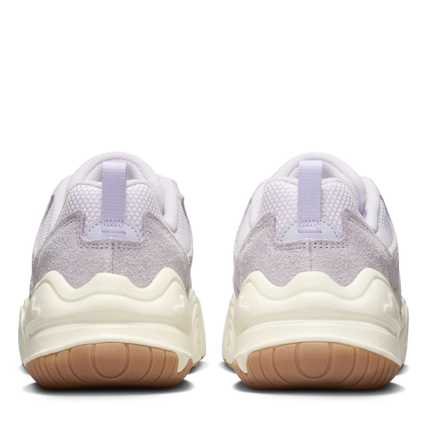 Nike Tech Hera Low Top Sneakers