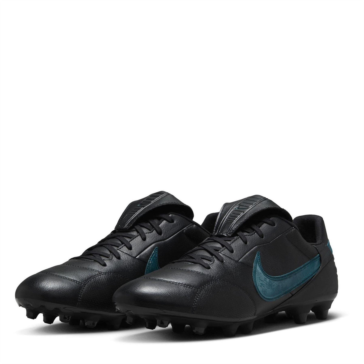Nike 3 Academy Firm Ground Football Boots