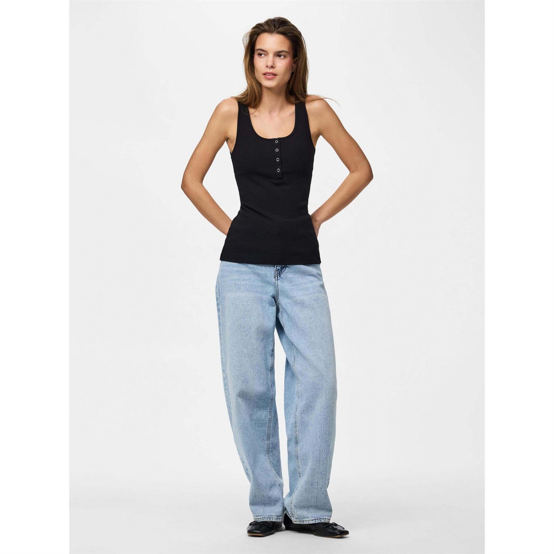 Pieces Kitte Scoop Neck Sleeveless Slim Fit Tank Top
