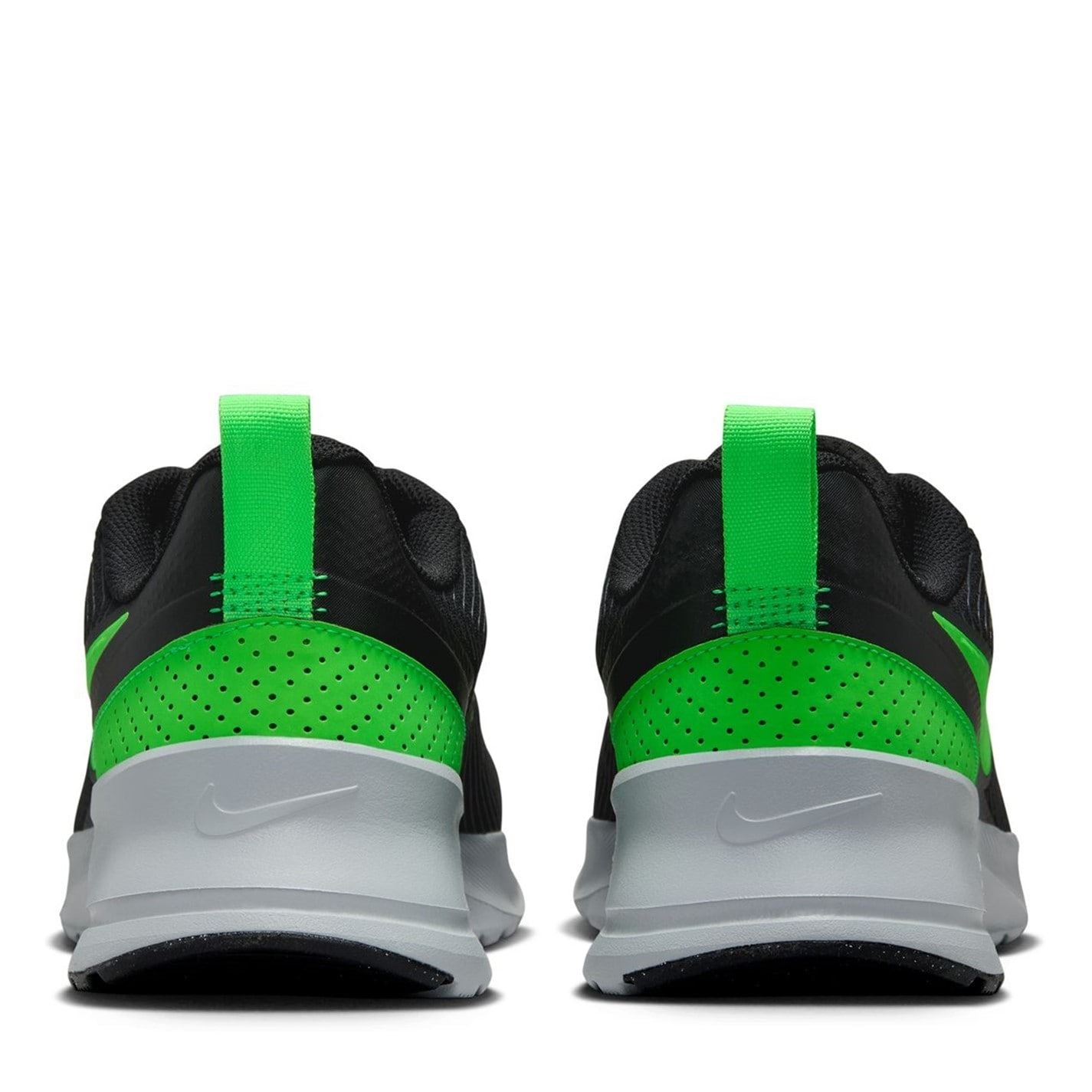 Nike Air Max Nuaxis Low Top Running Sneakers