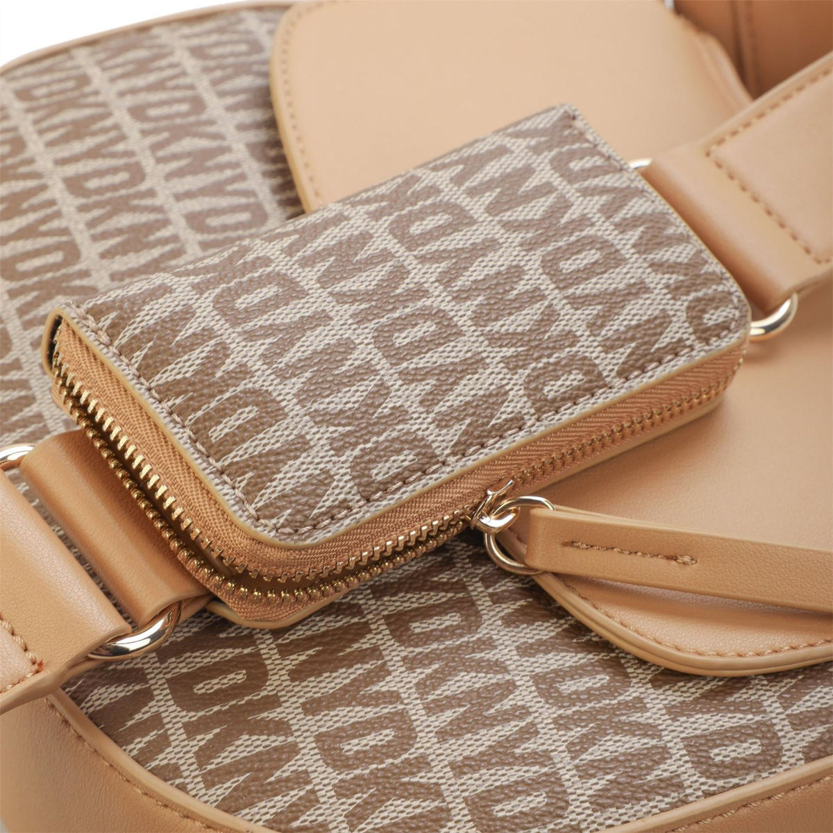 DKNY Bella S Flap xb