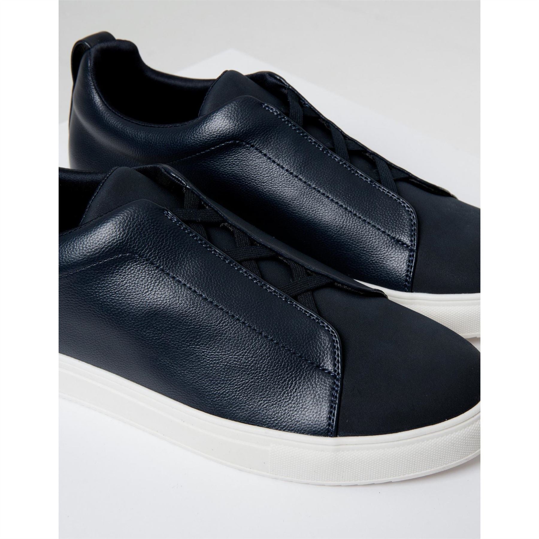 Threadbare Acefield Casual Low Top Trainers