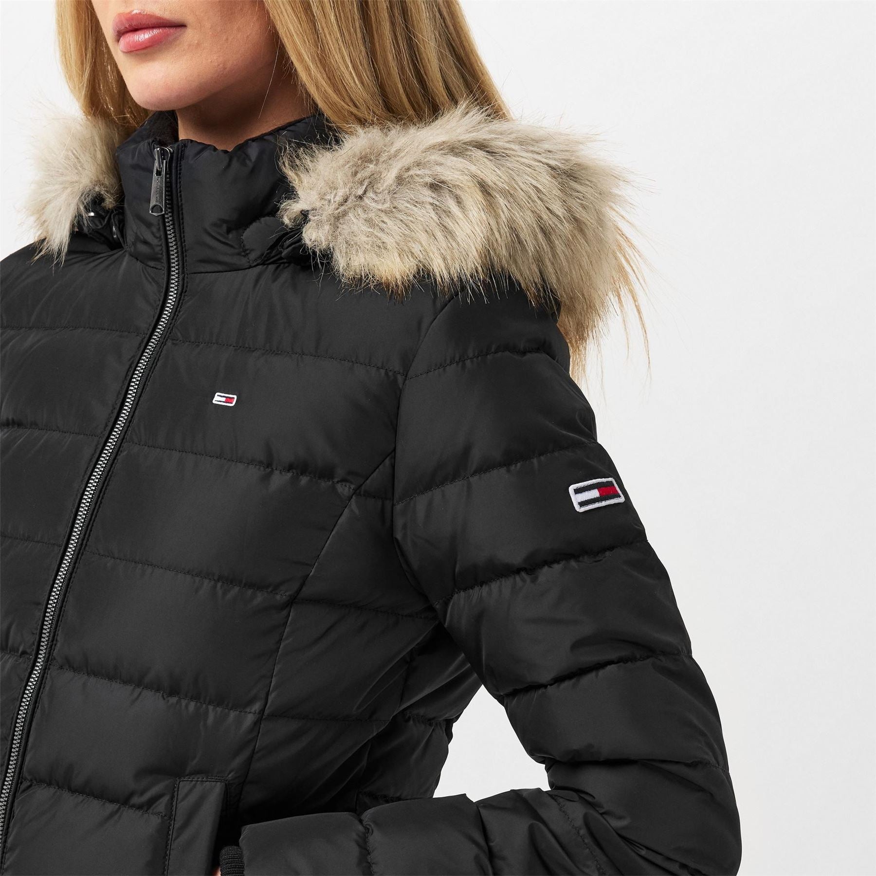 Tommy Jeans Essential Quilted Wind Resistant Faux Fur Hood RDS Down Short Puffer Jacket