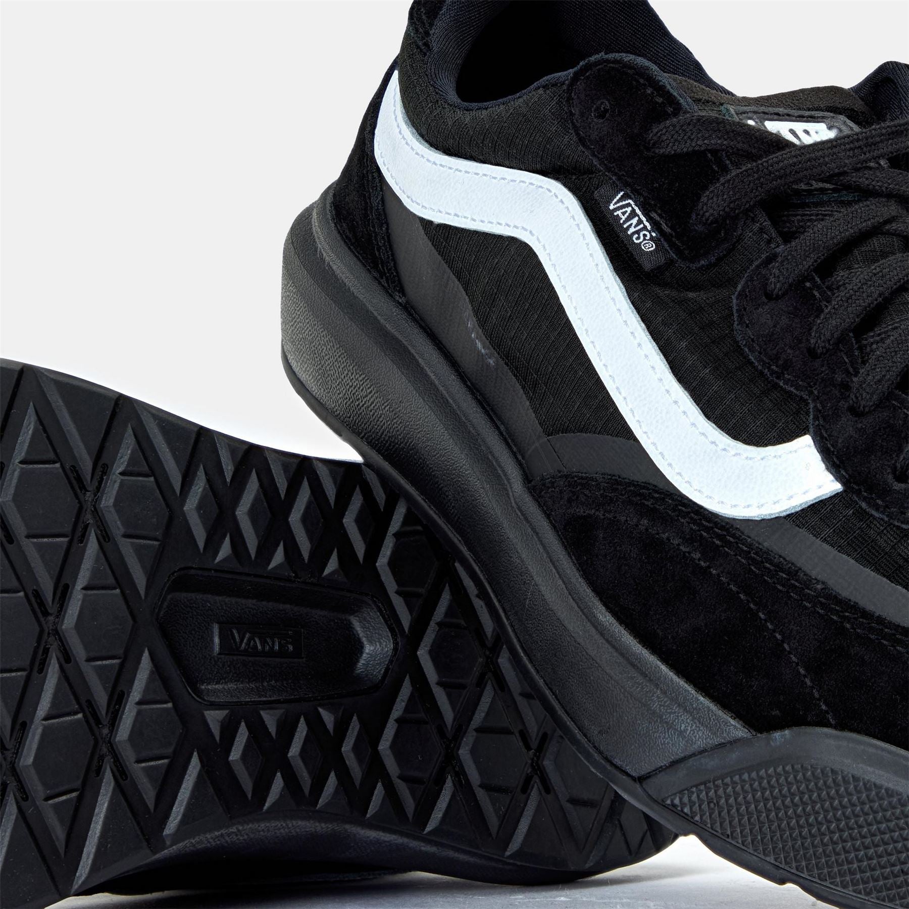 Vans Ultrarange 2.0 Lace-Up Low Top Sneakers