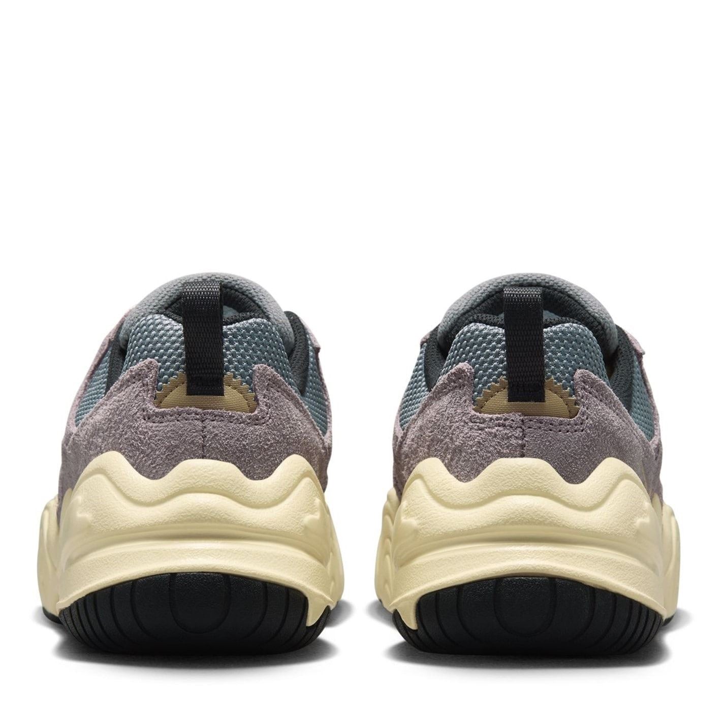 Nike Tech Hera Low Top Sneakers