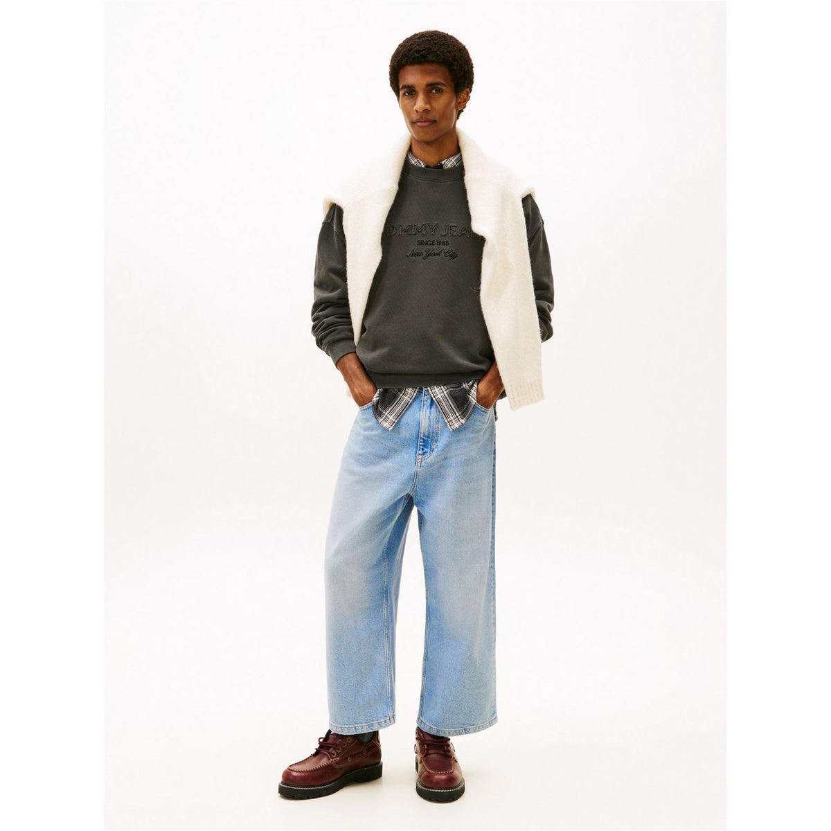 Tommy Jeans Embroidered Crew Neck Ribbed Collar Long Sleeve Sweatshirt