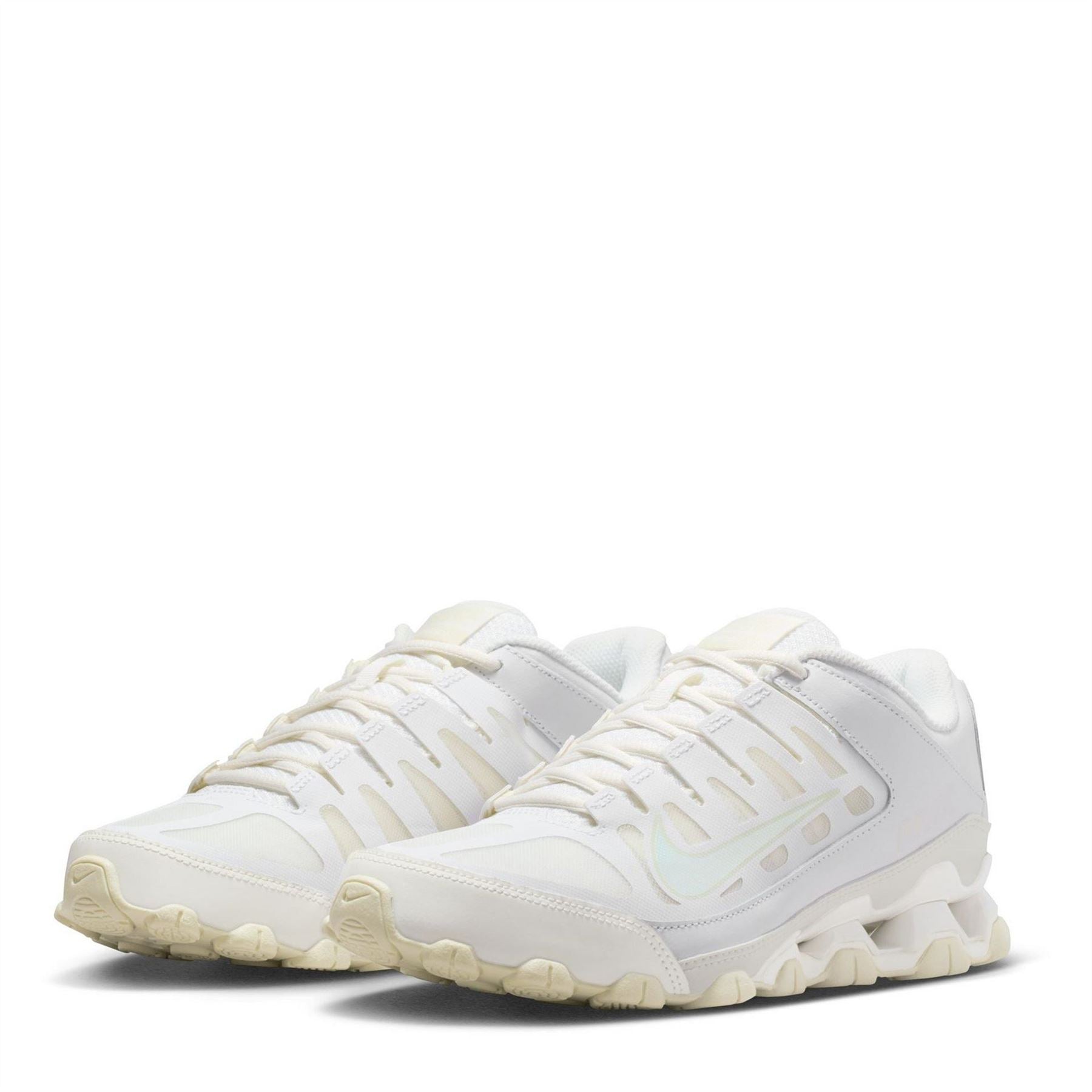 Nike Reax 8 TR Lace-Up Sneakers
