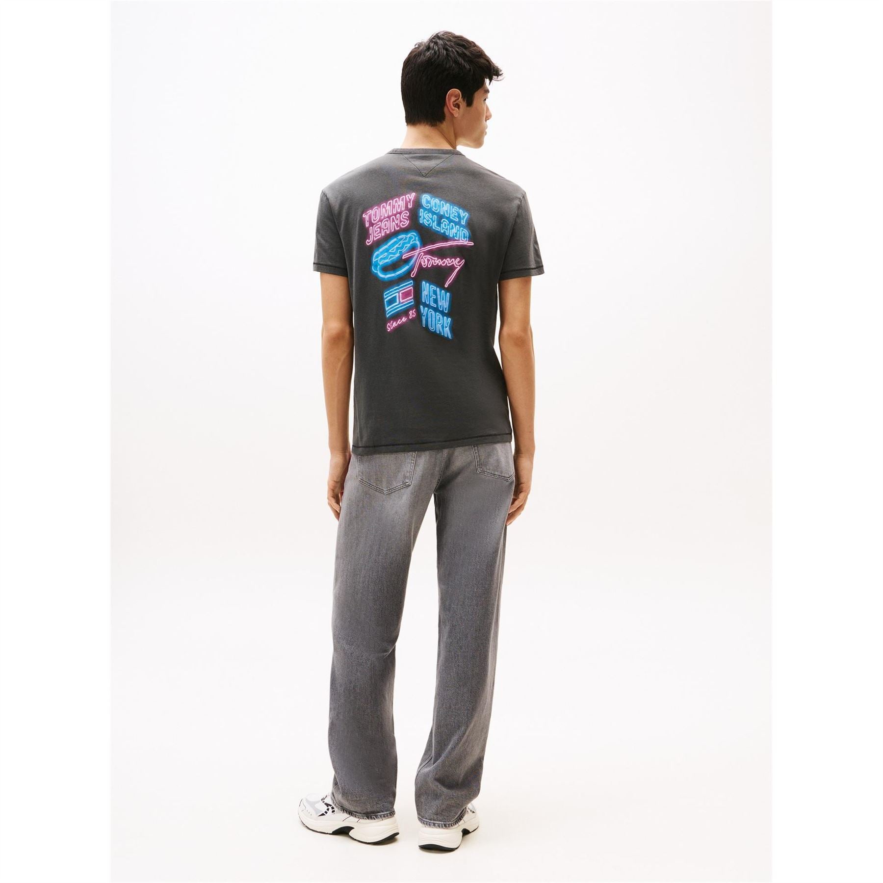 Tommy Jeans Regular Fit Graphic Crew Neck T-Shirt