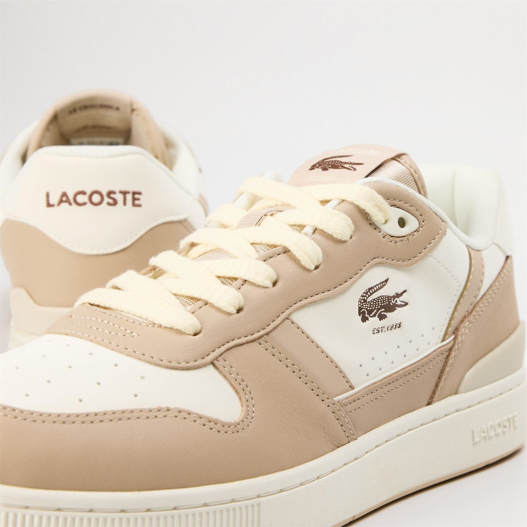 Lacoste T Clip Low Top Built-In Heel Sneakers