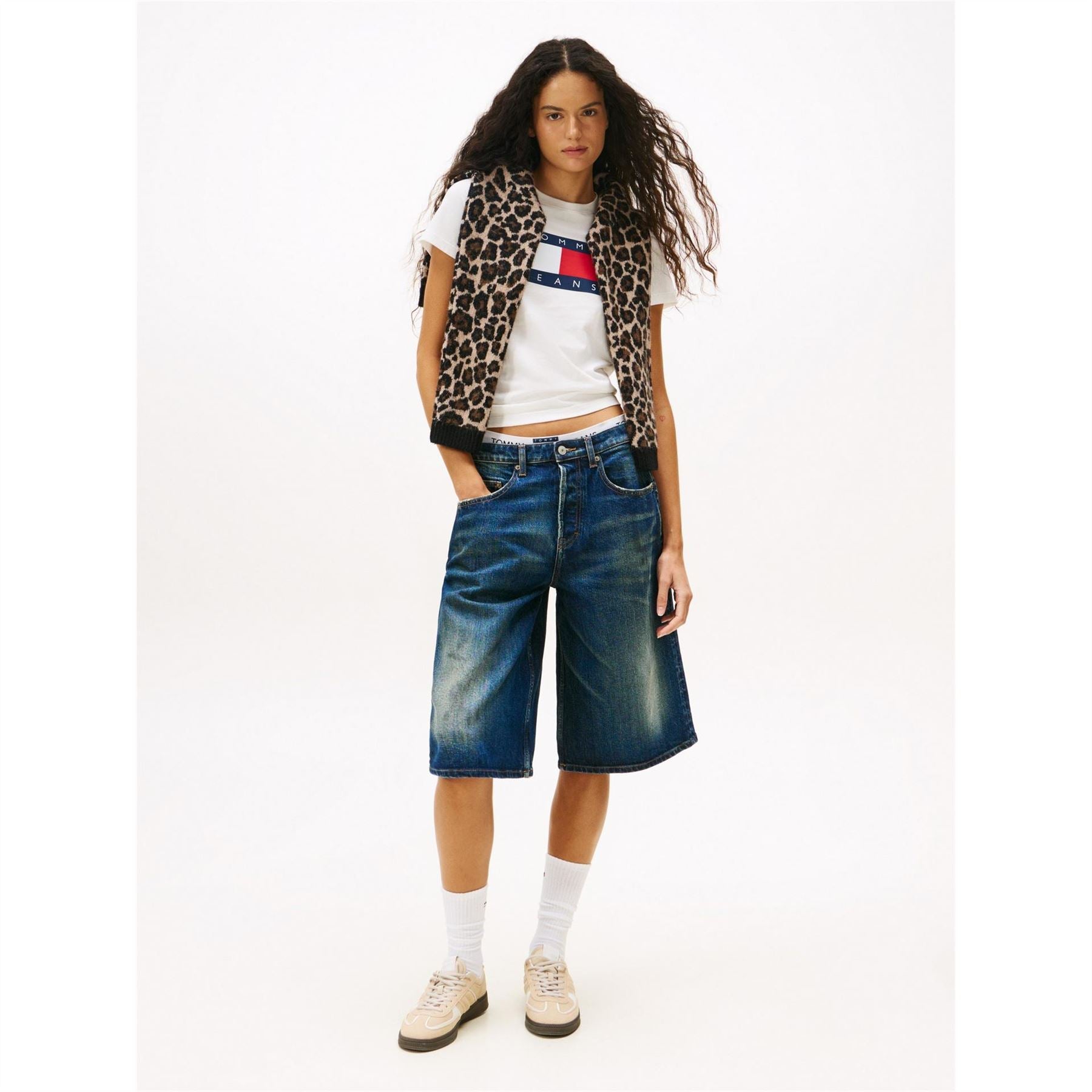 Tommy Jeans Badge Rib Crew Neck Regular Fit T-Shirt