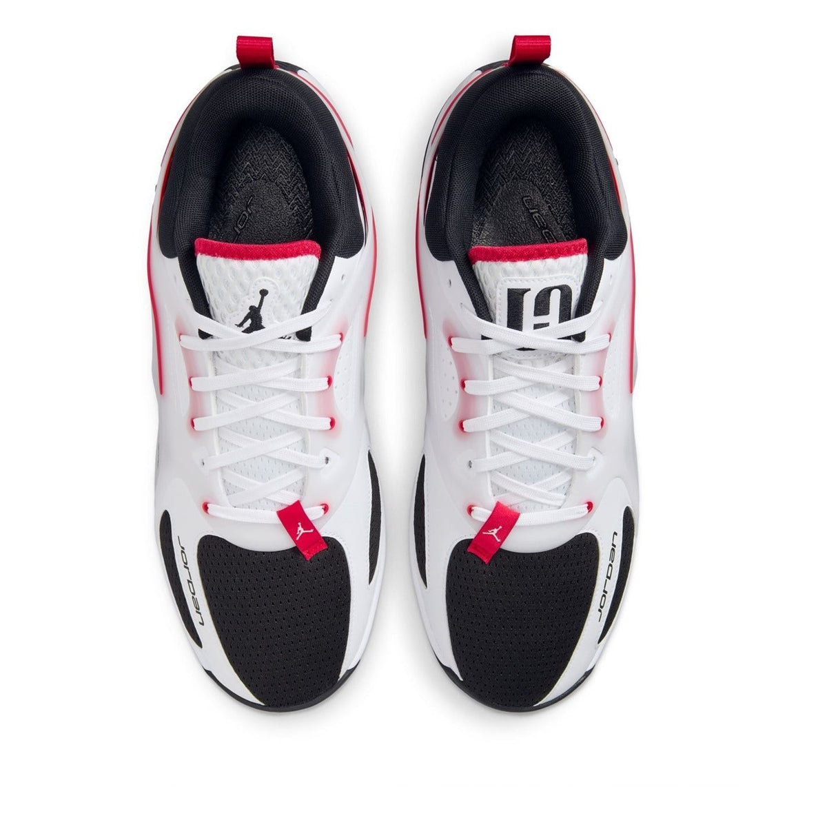 Nike Heir Basketball Low Top Lace-Up Sneakers