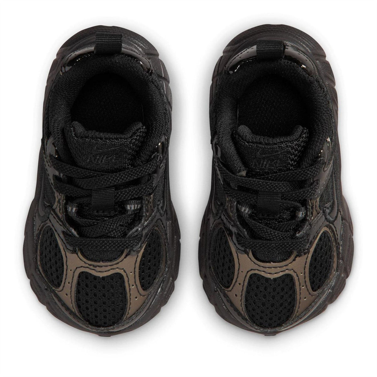 Nike V5 Runner Low Top Lace-Up Sneakers