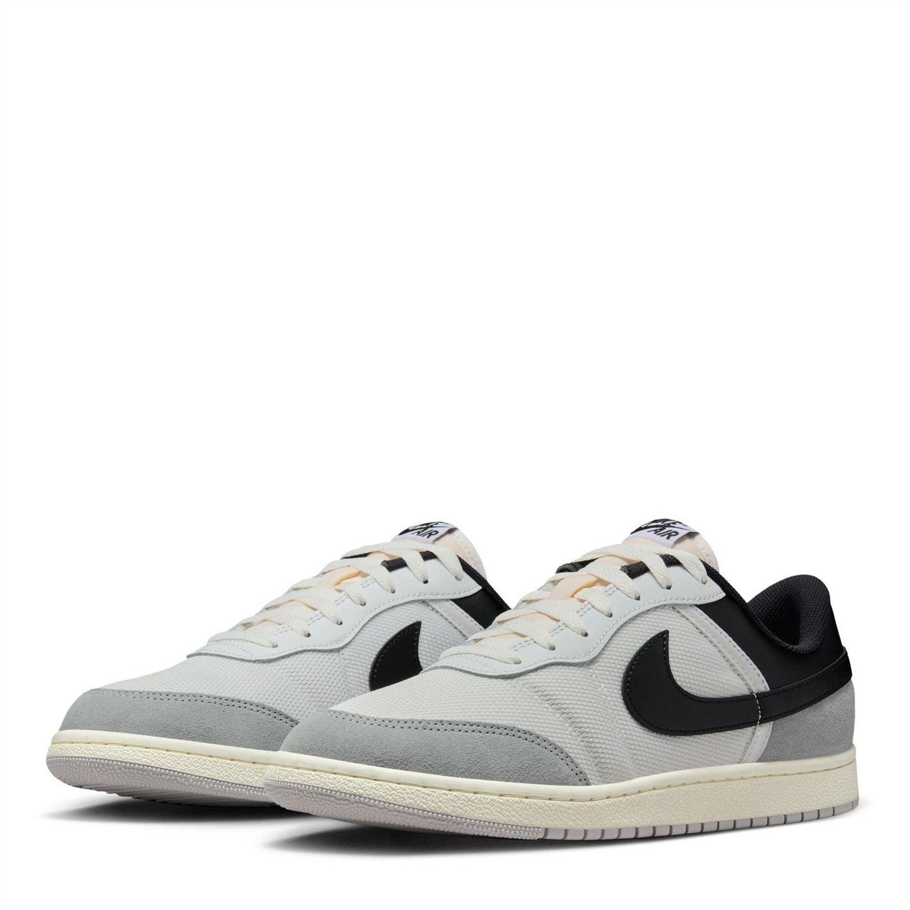Air Jordan Skyline Sn62 Lace-Up Low Top Sneakers