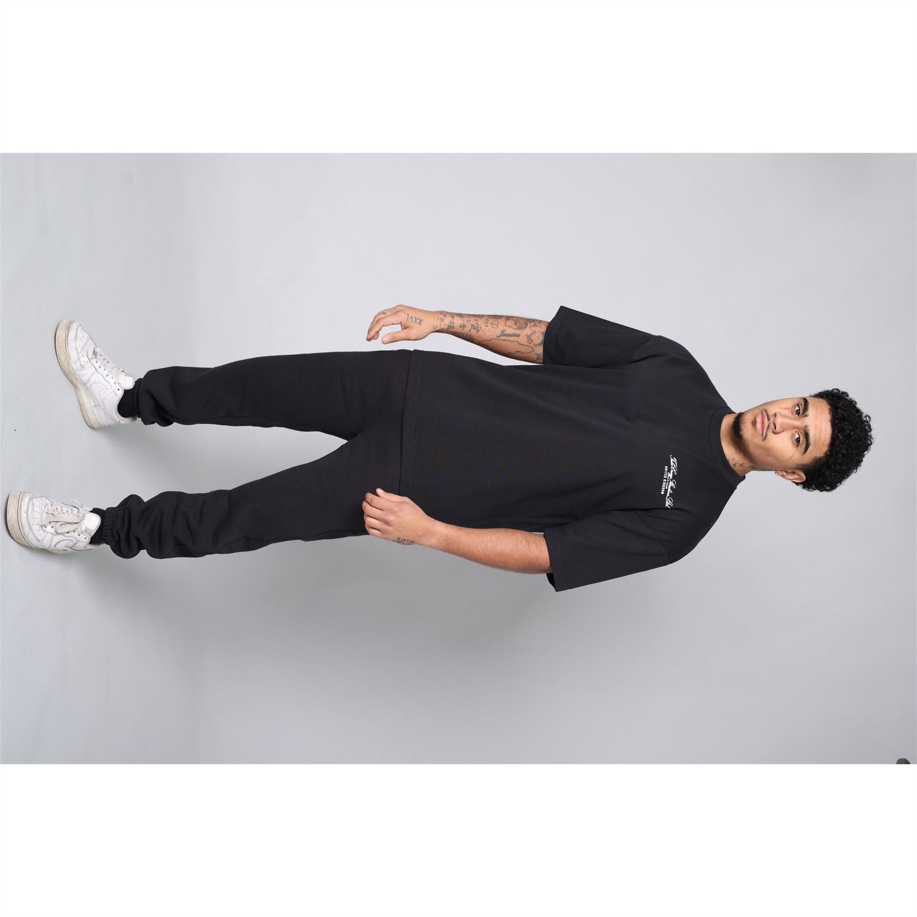 Tela Cruz Studio Tee Oversized T-Shirt